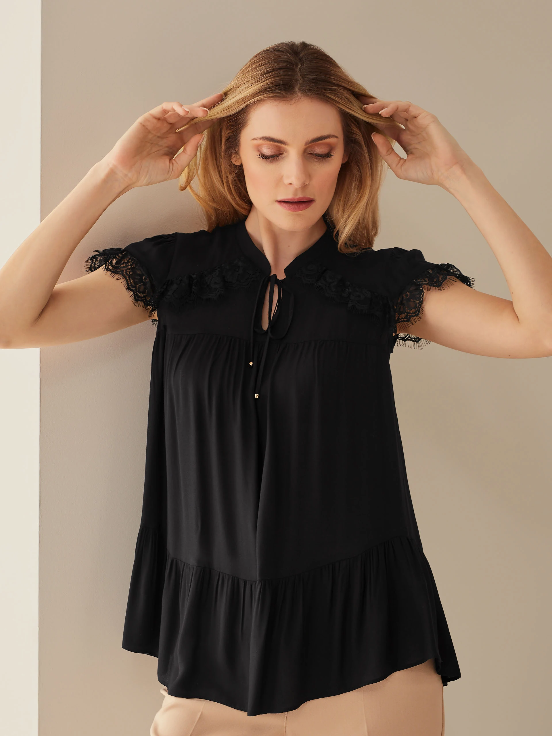 BLOUSE WITH LACE TRIM