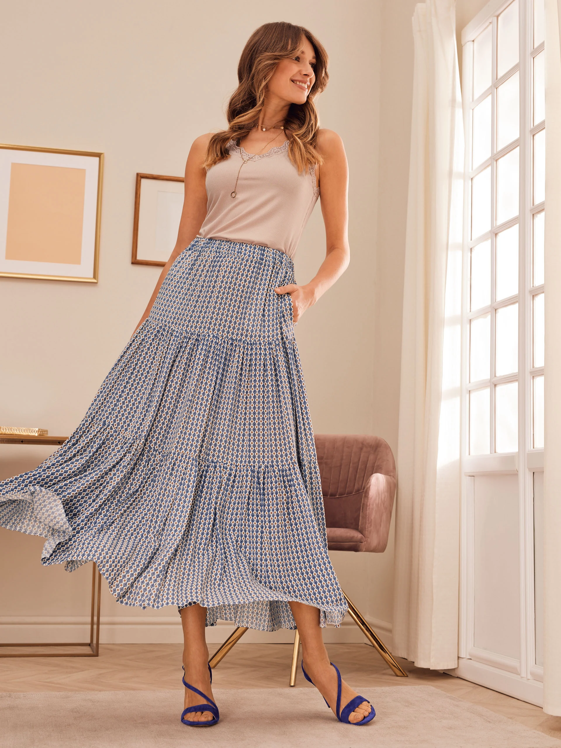 LONG SKIRT WITH FINE PATTERN