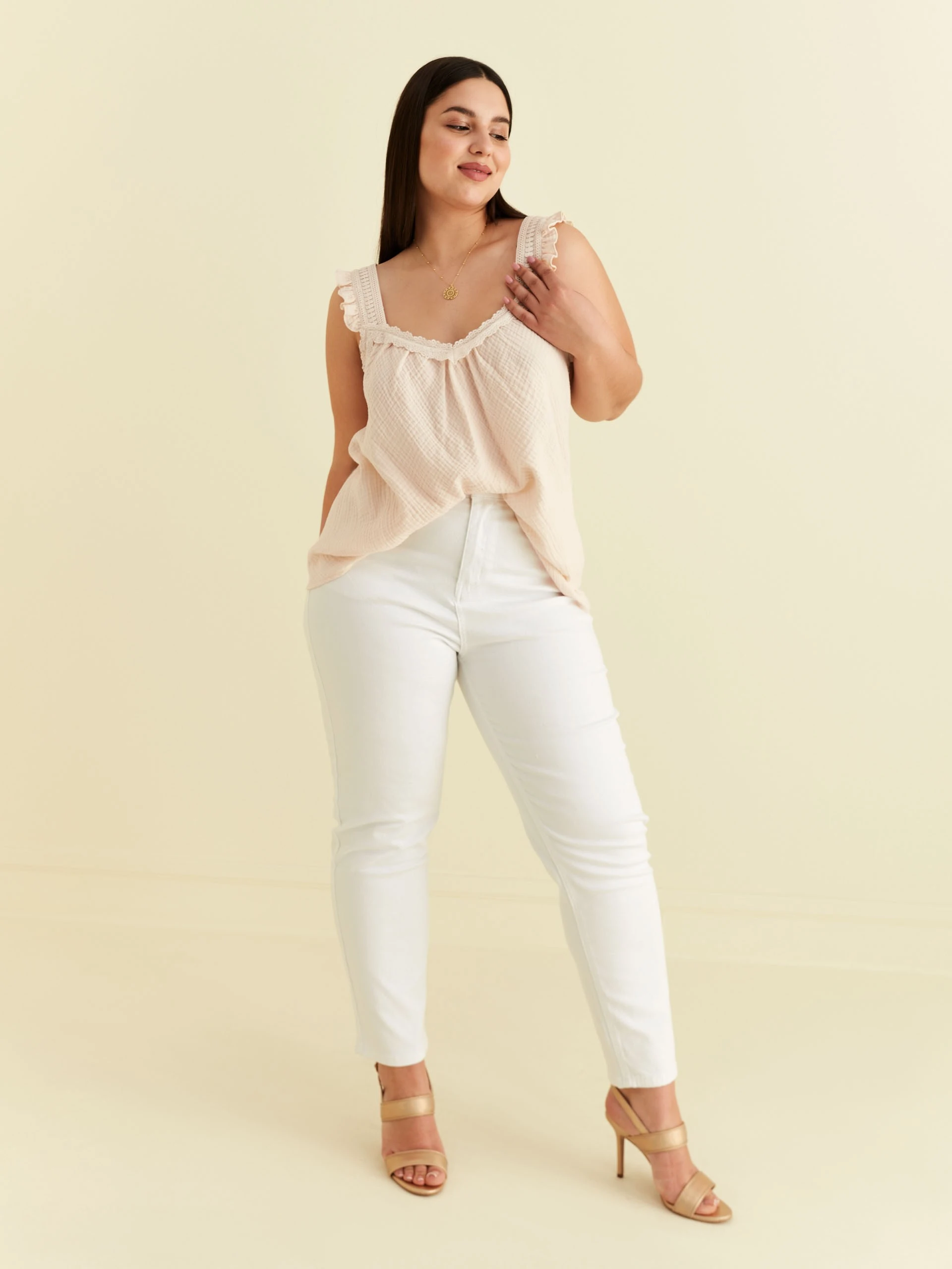 BEIGE TOP WITH LACE DETAILS