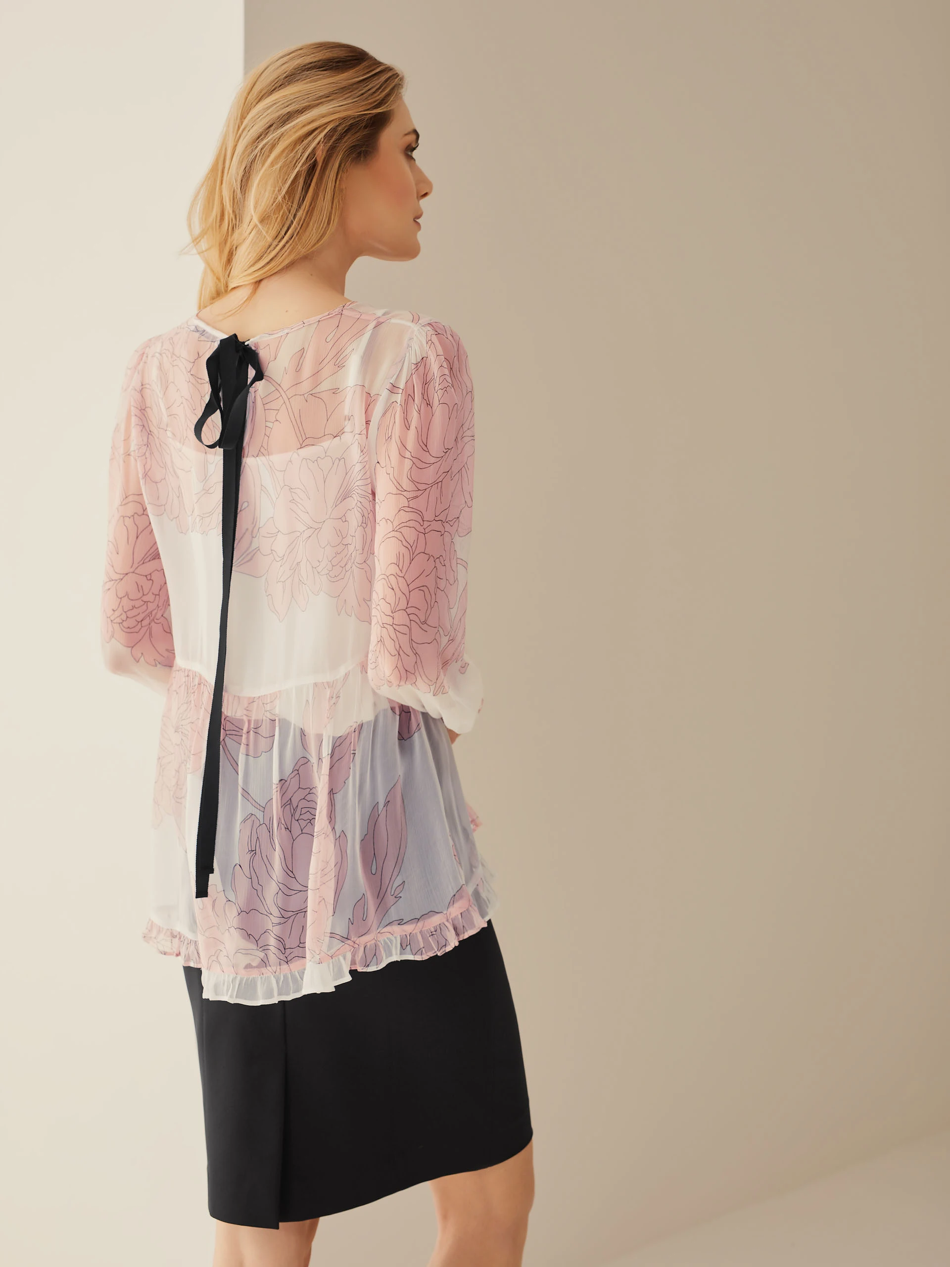 ETHEREAL BLOUSE WITH BOW AT THE BACK