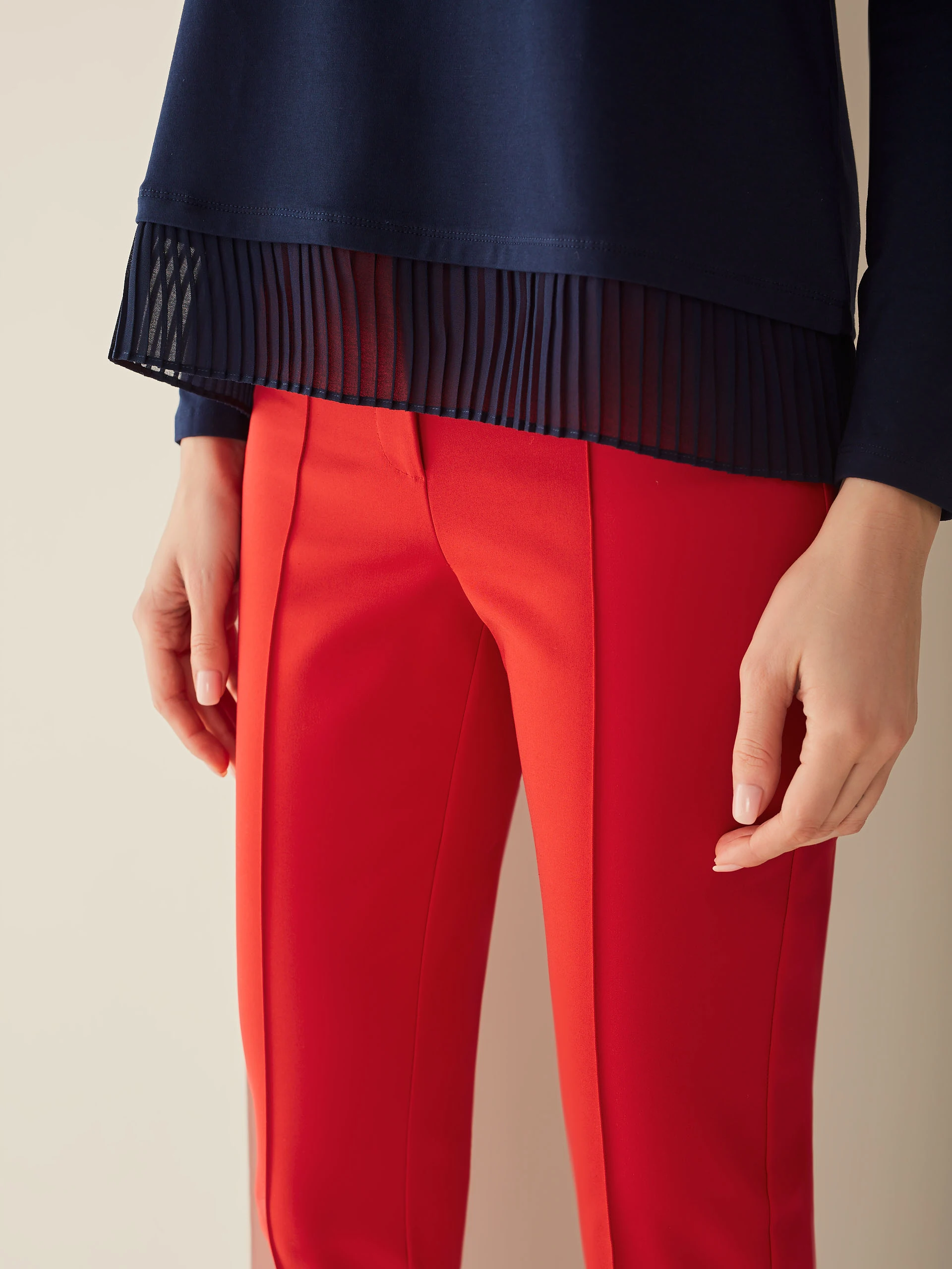 TAILORED PANTS WITH STITCHING