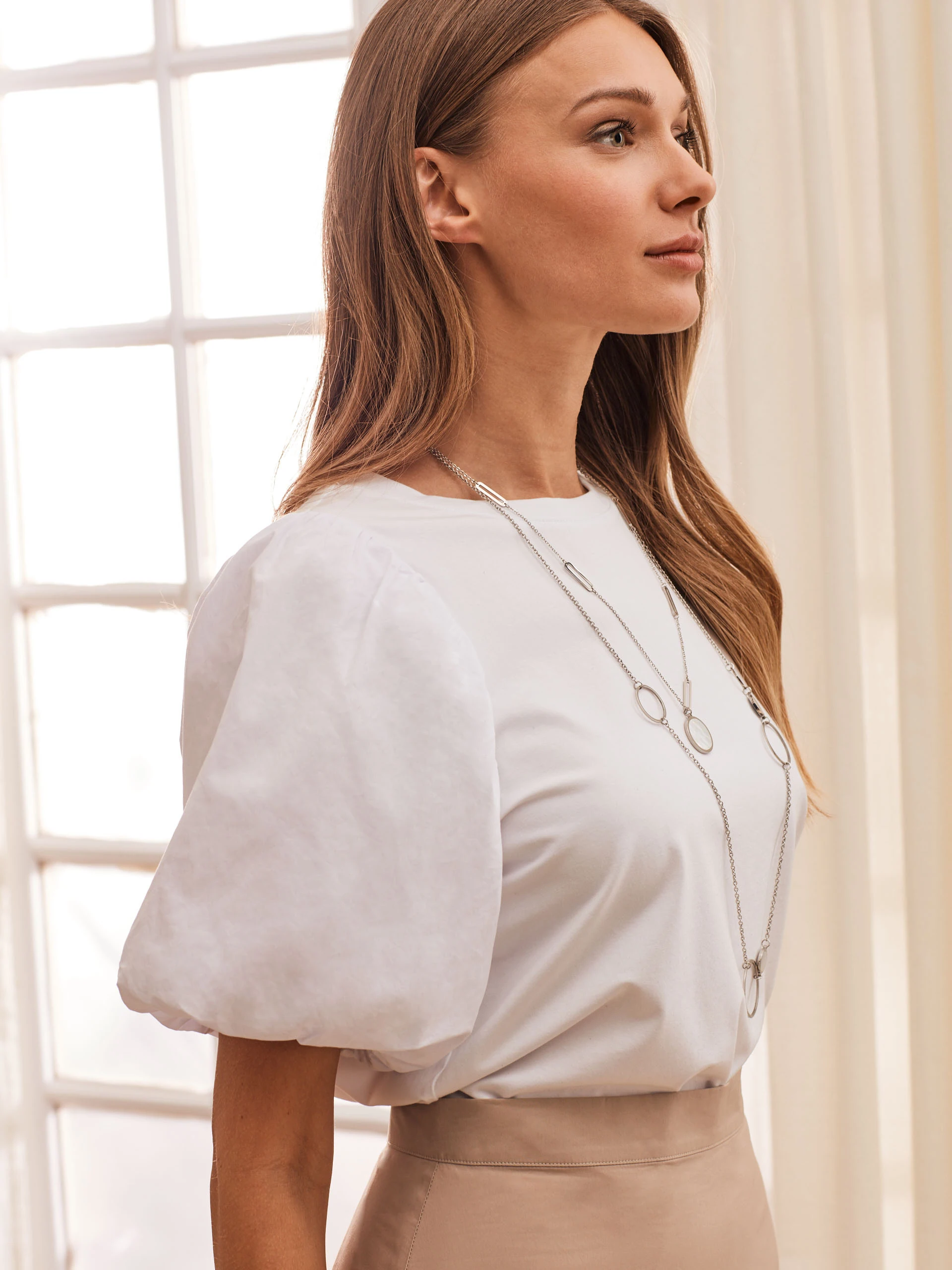 WHITE BLOUSE WITH BUFF SLEEVES