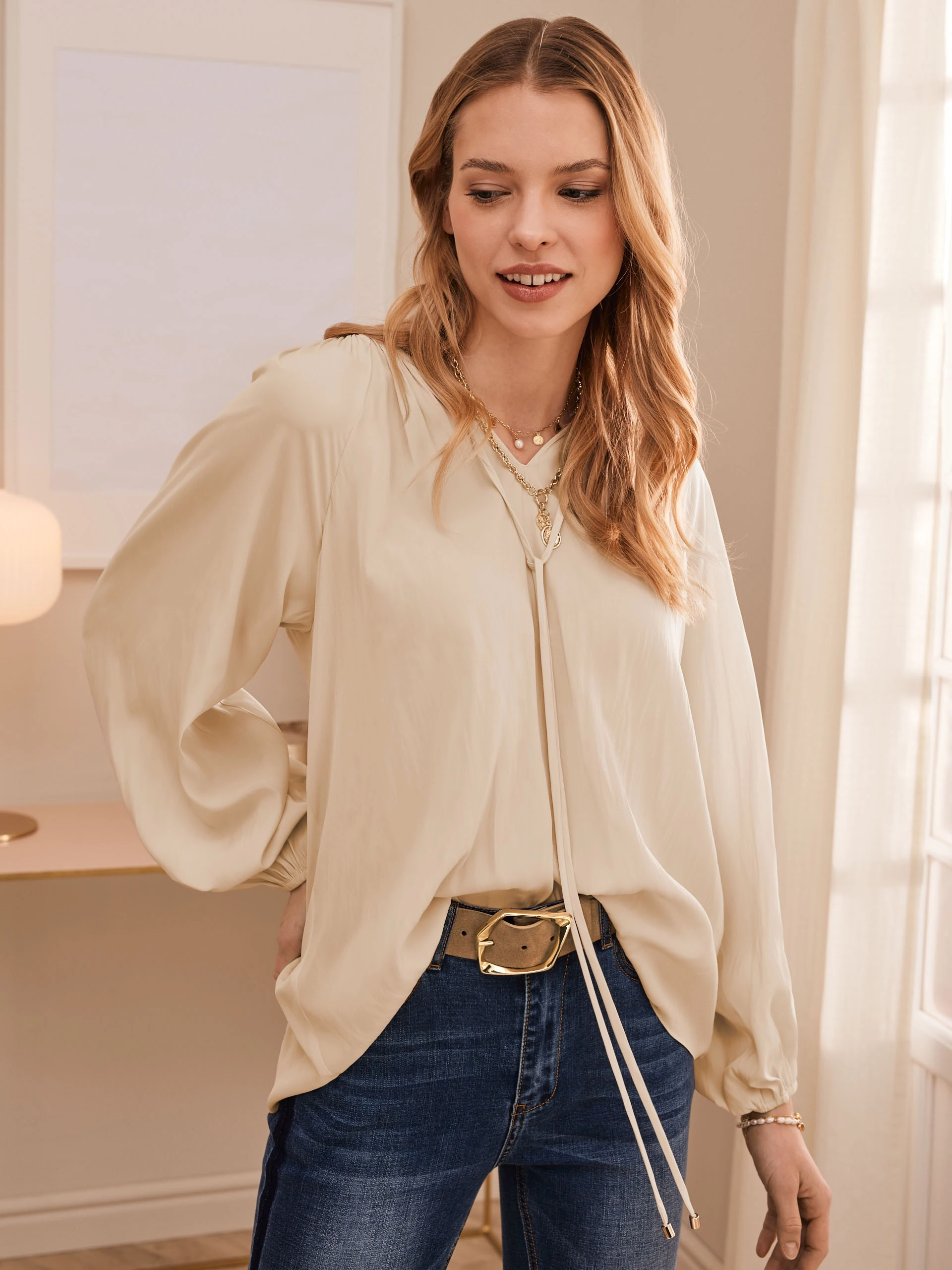 BLOUSE WITH WIDE SLEEVES