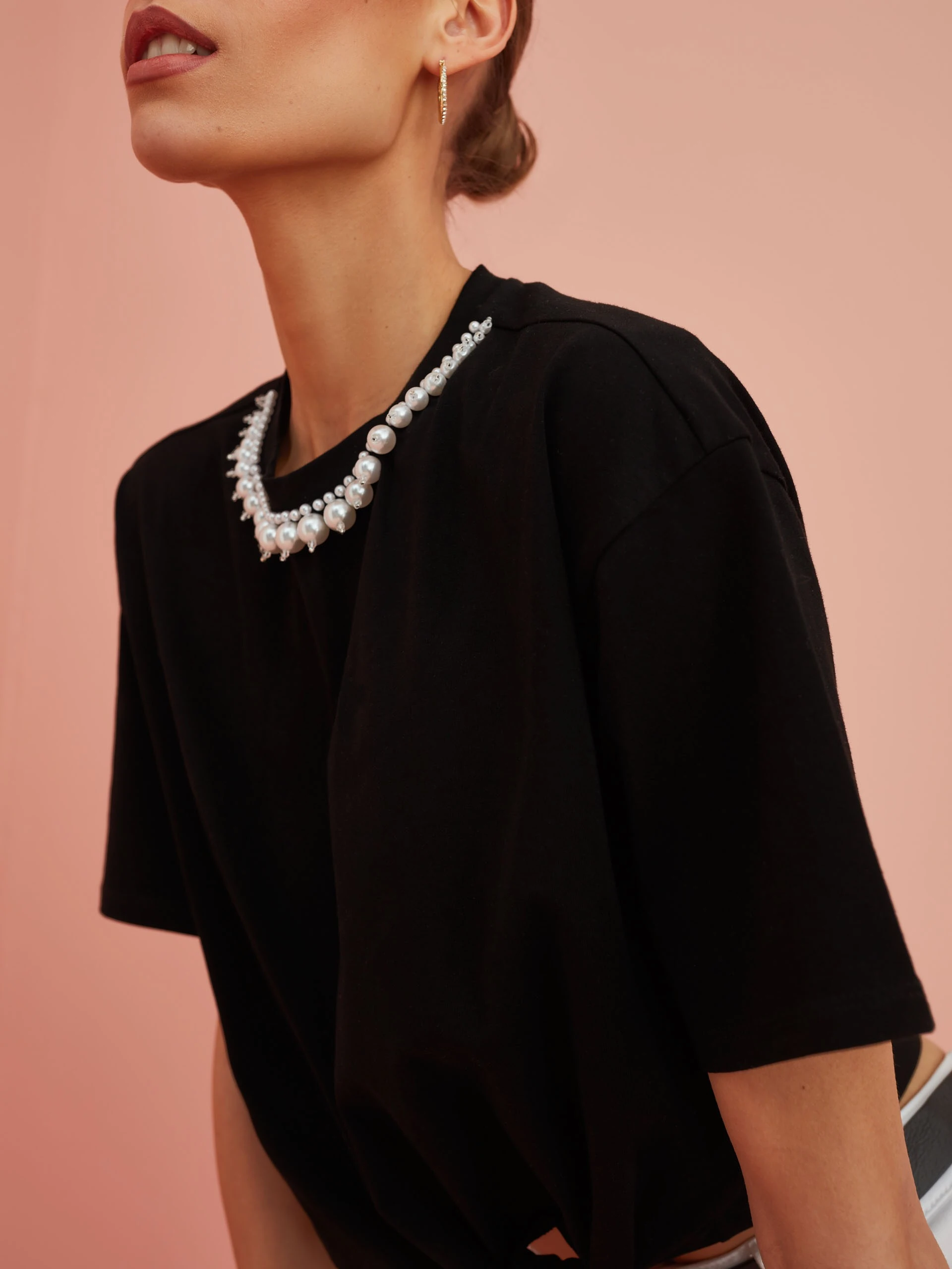 BLACK BLOUSE WITH PEARLS
