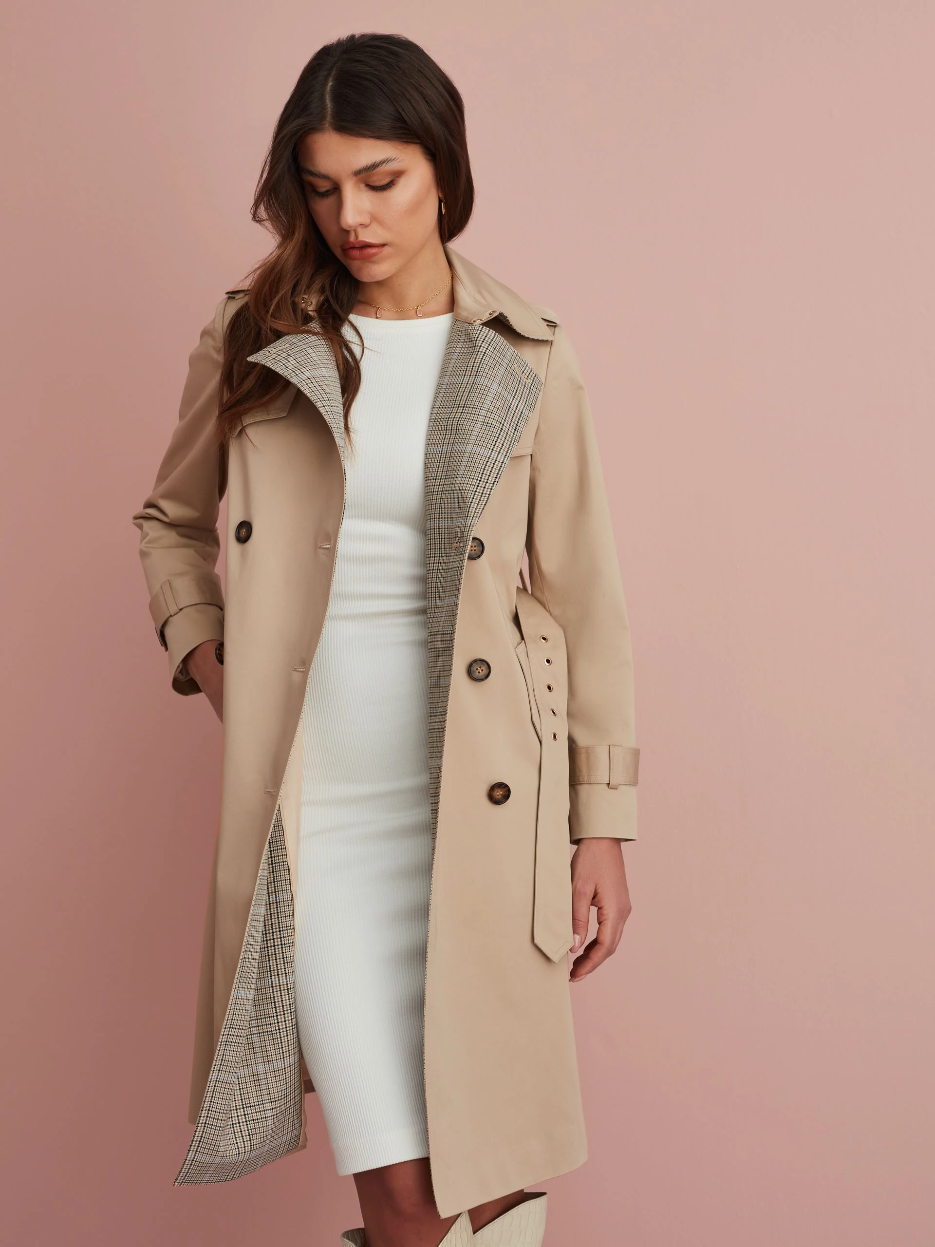 BEIGE DOUBLE-BREASTED TRENCH