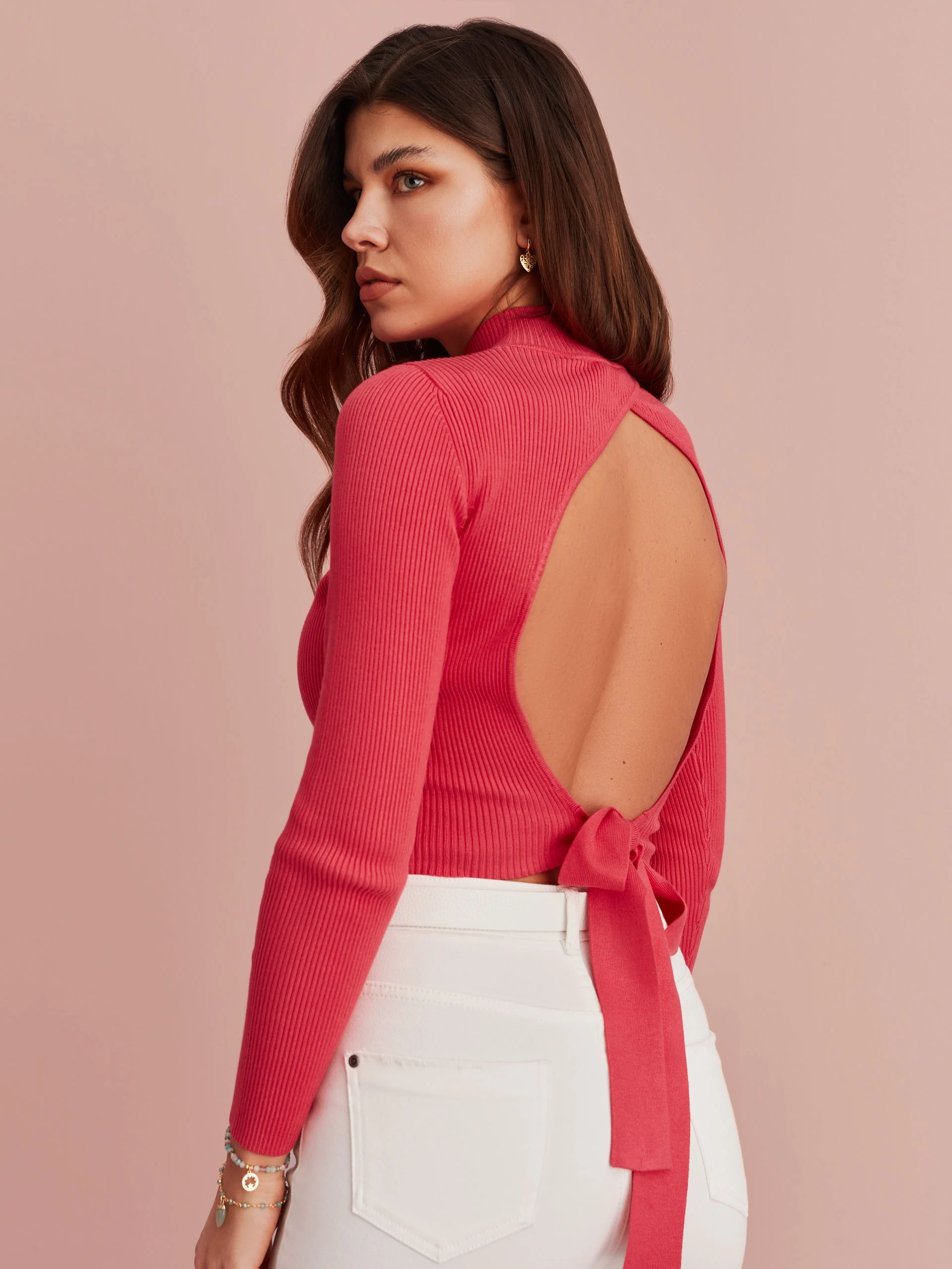 BACKLESS SWEATER WITH BACK TIE