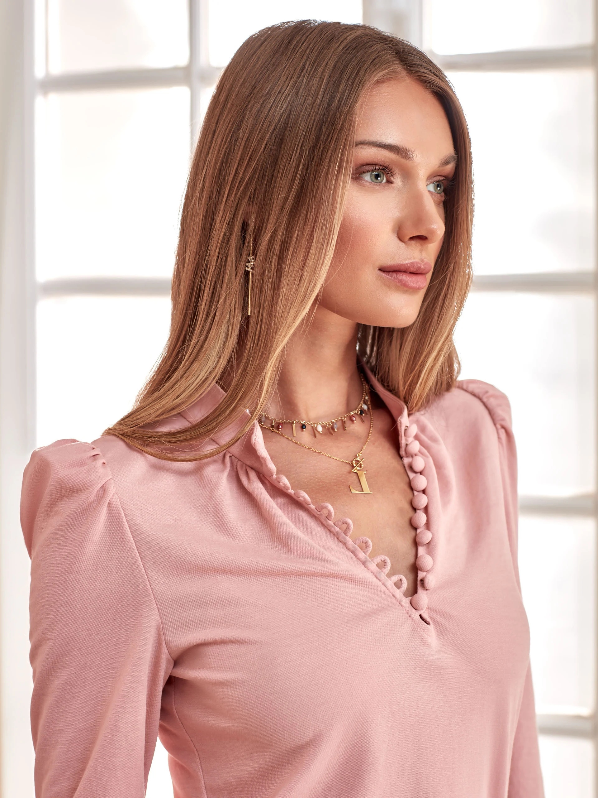 PINK BLOUSE WITH DECORATIVE BUTTONS