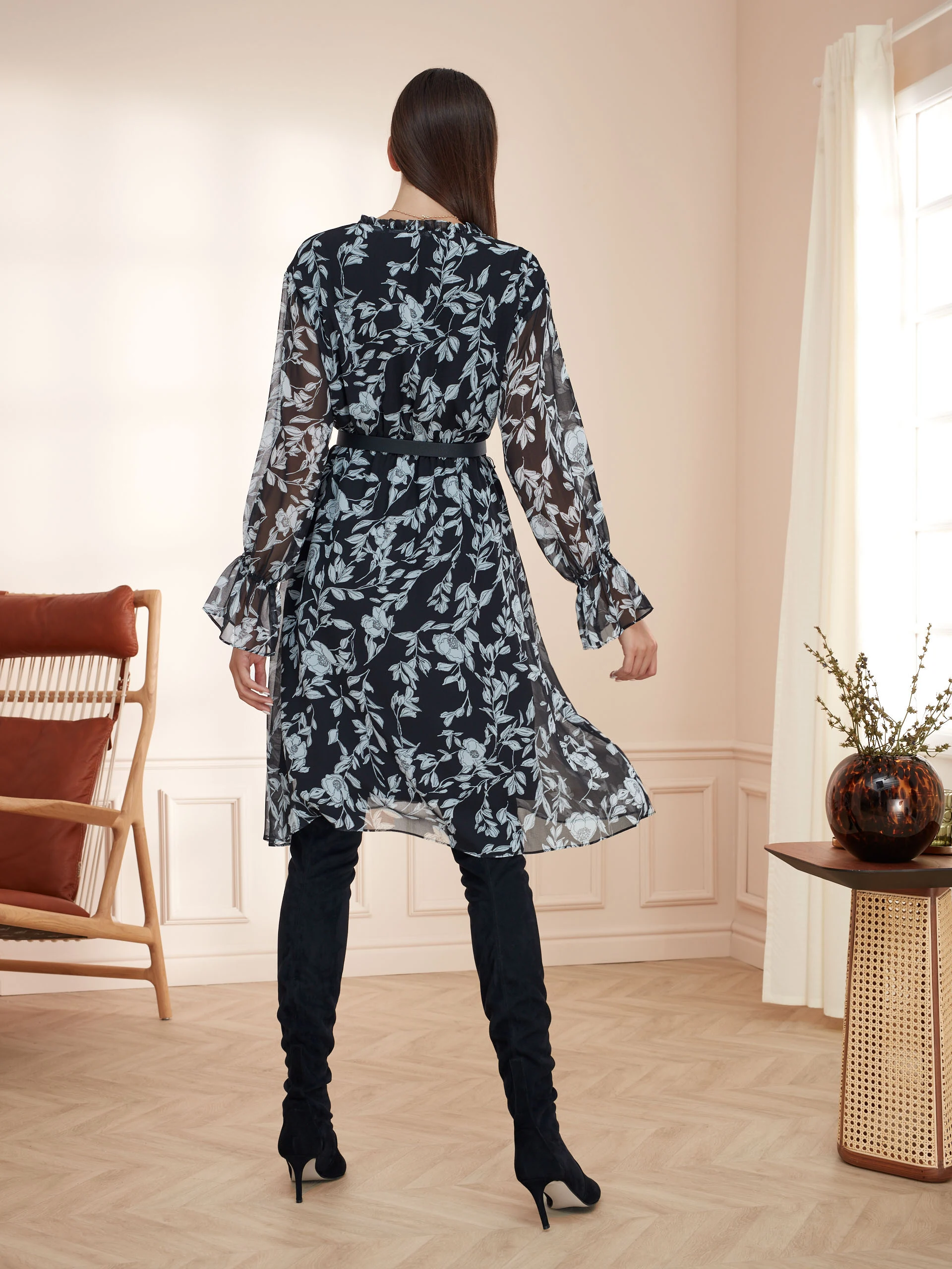 PATTERNED DRESS WITH SWEETHEART NECKLINE