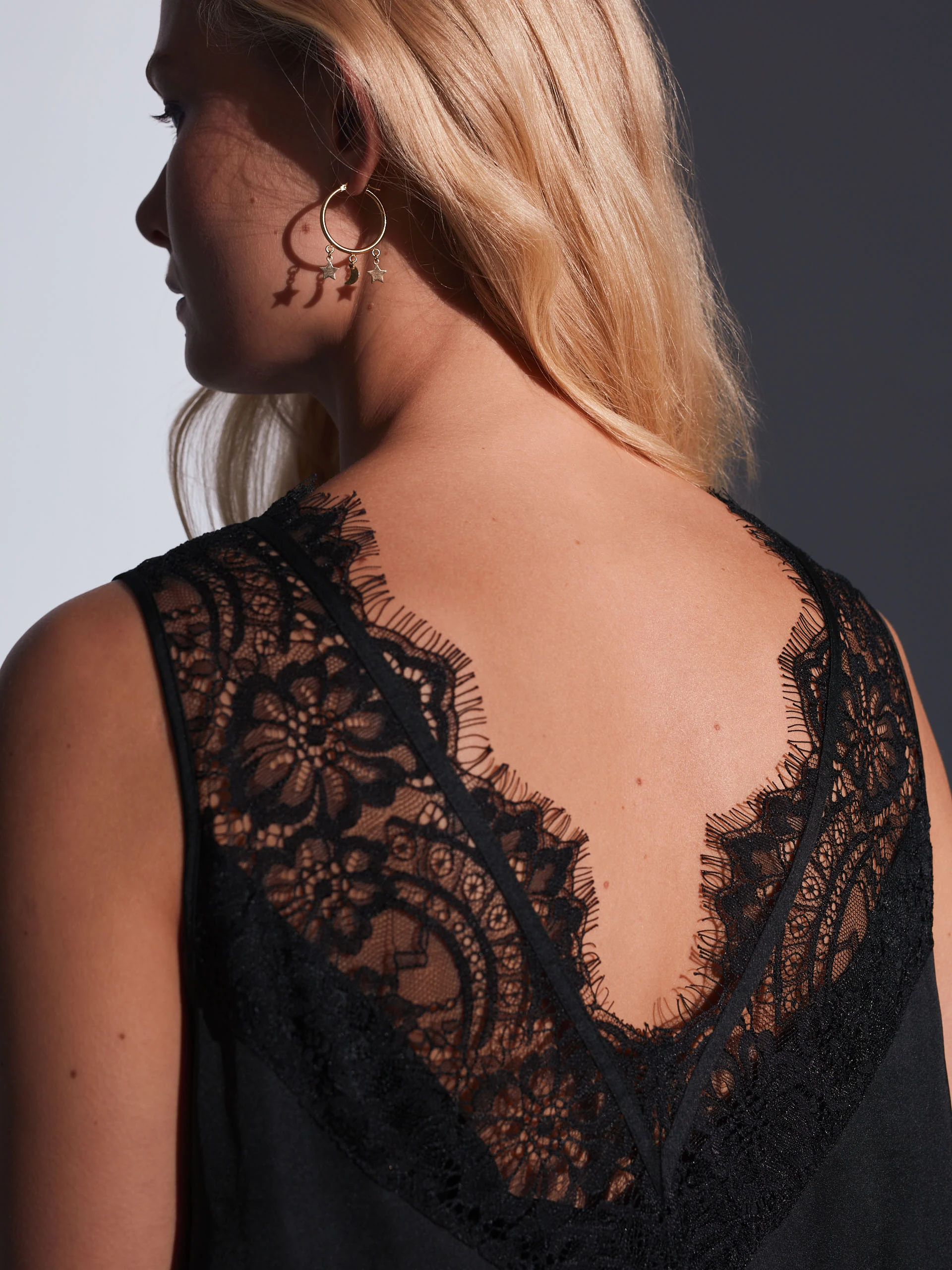 BLACK TOP WITH LACE