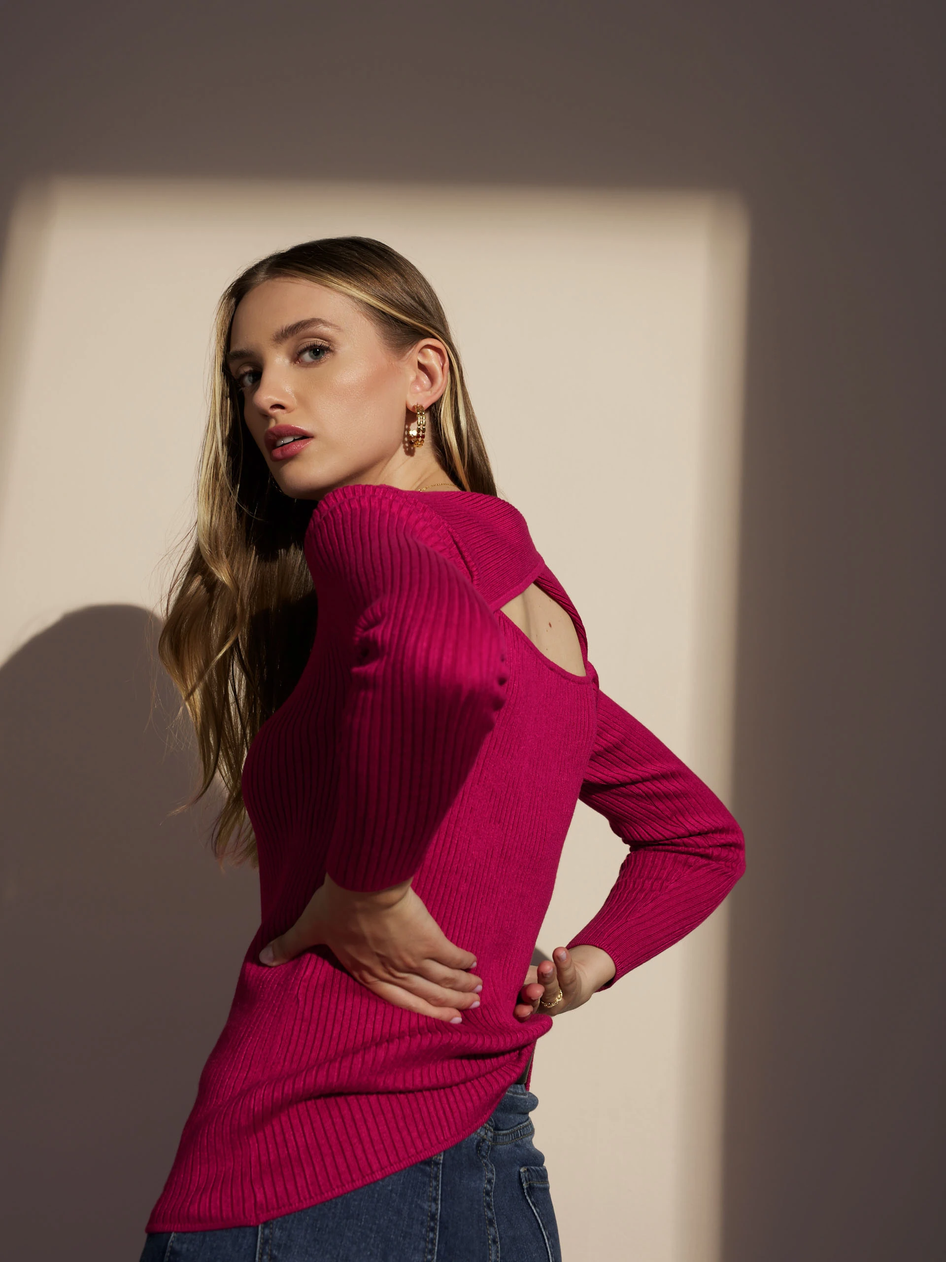 PINK SWEATER WITH BACK NECKLINE