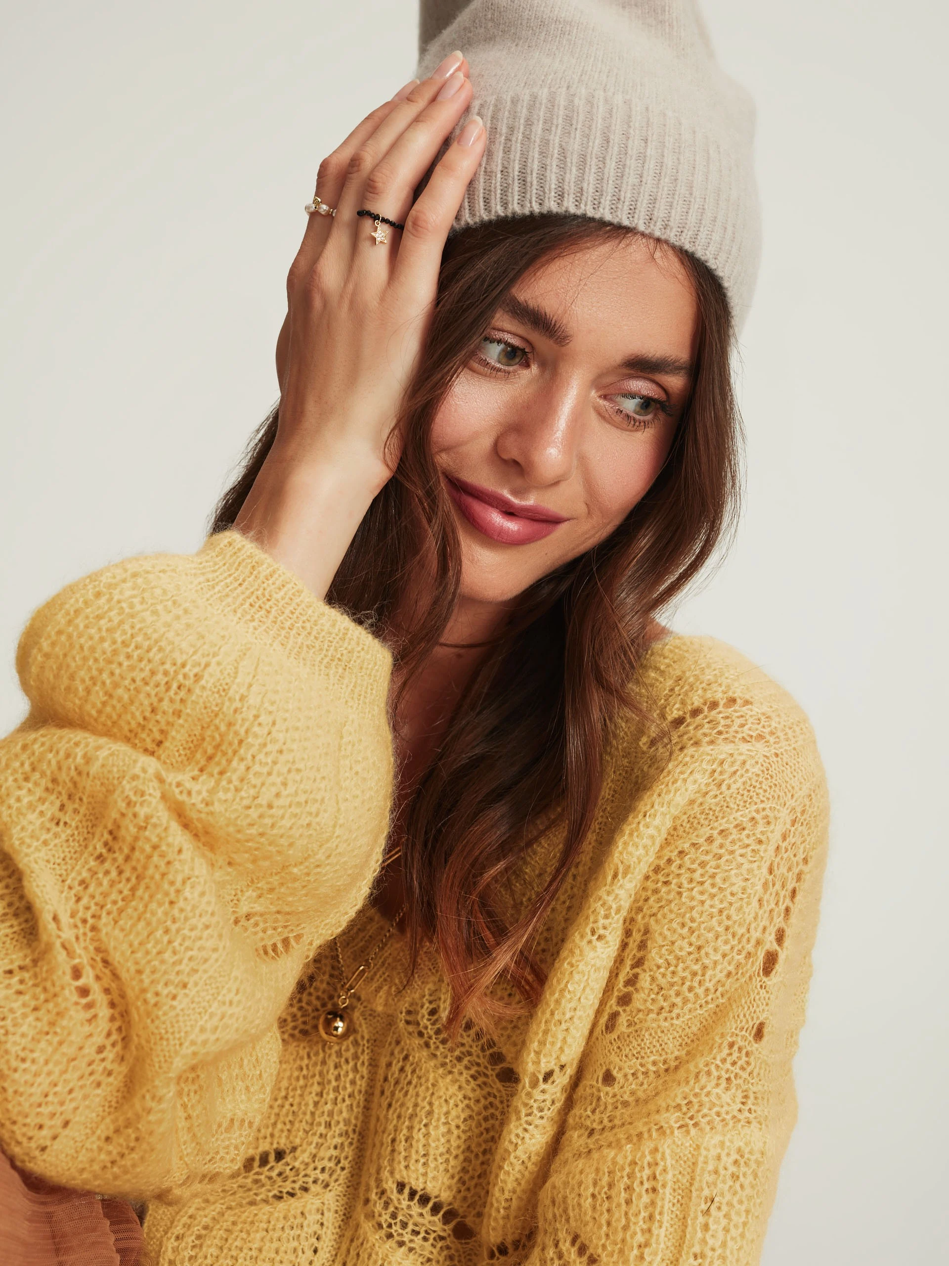 Jasnożółty sweter z moherem