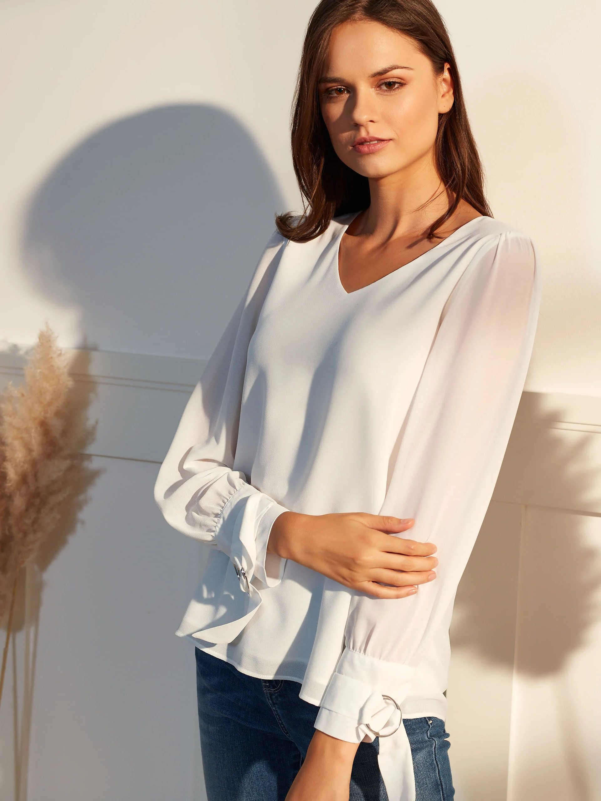 BLOUSE WITH BINDING AT SLEEVES