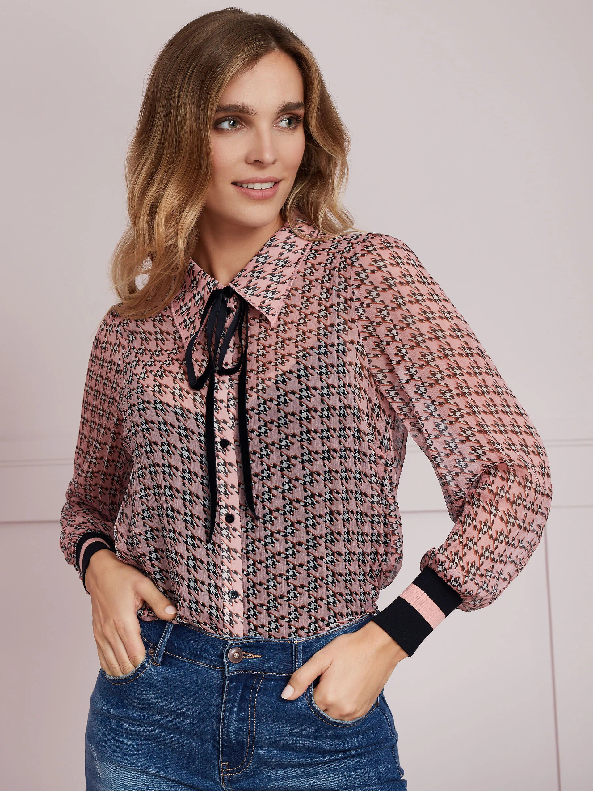 BLOUSE WITH BINDING AT THE NECK