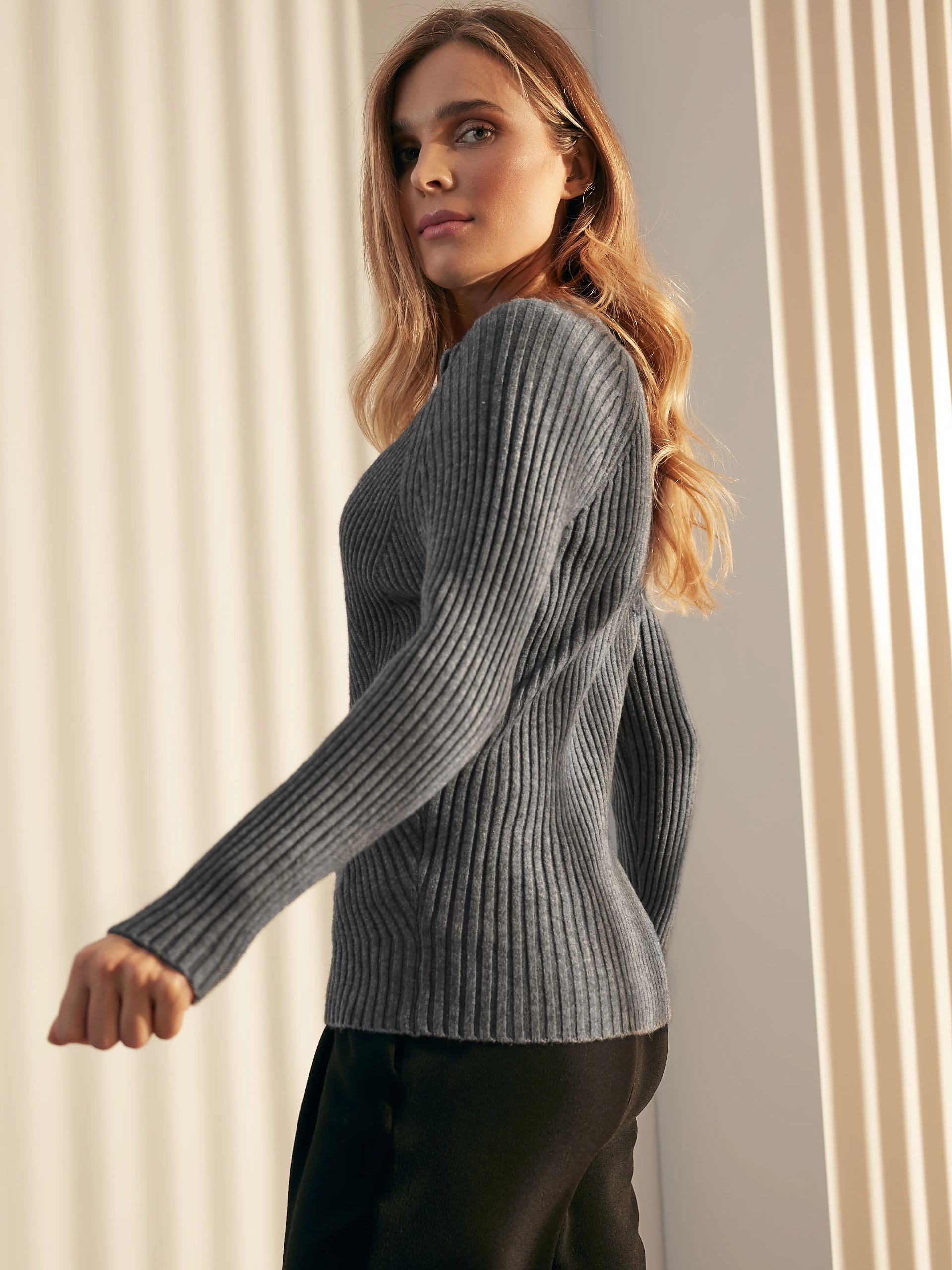RIBBED FABRIC SWEATER