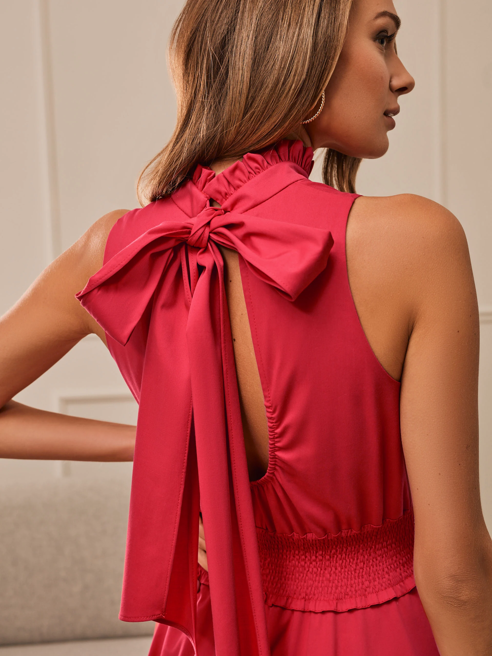 RED DRESS WITH BINDING ON THE BACK
