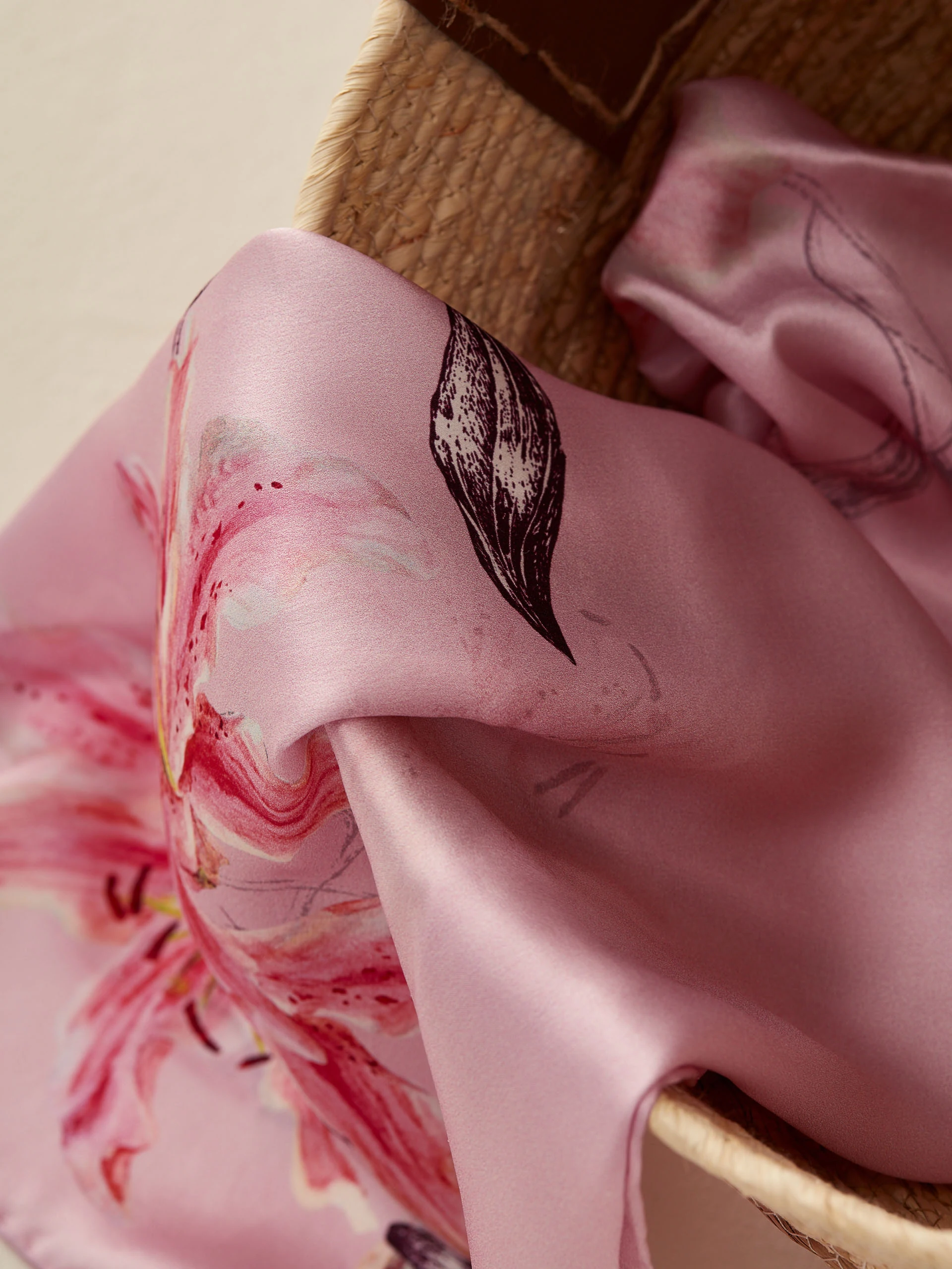 SILK SCARF WITH FLORAL PATTERN