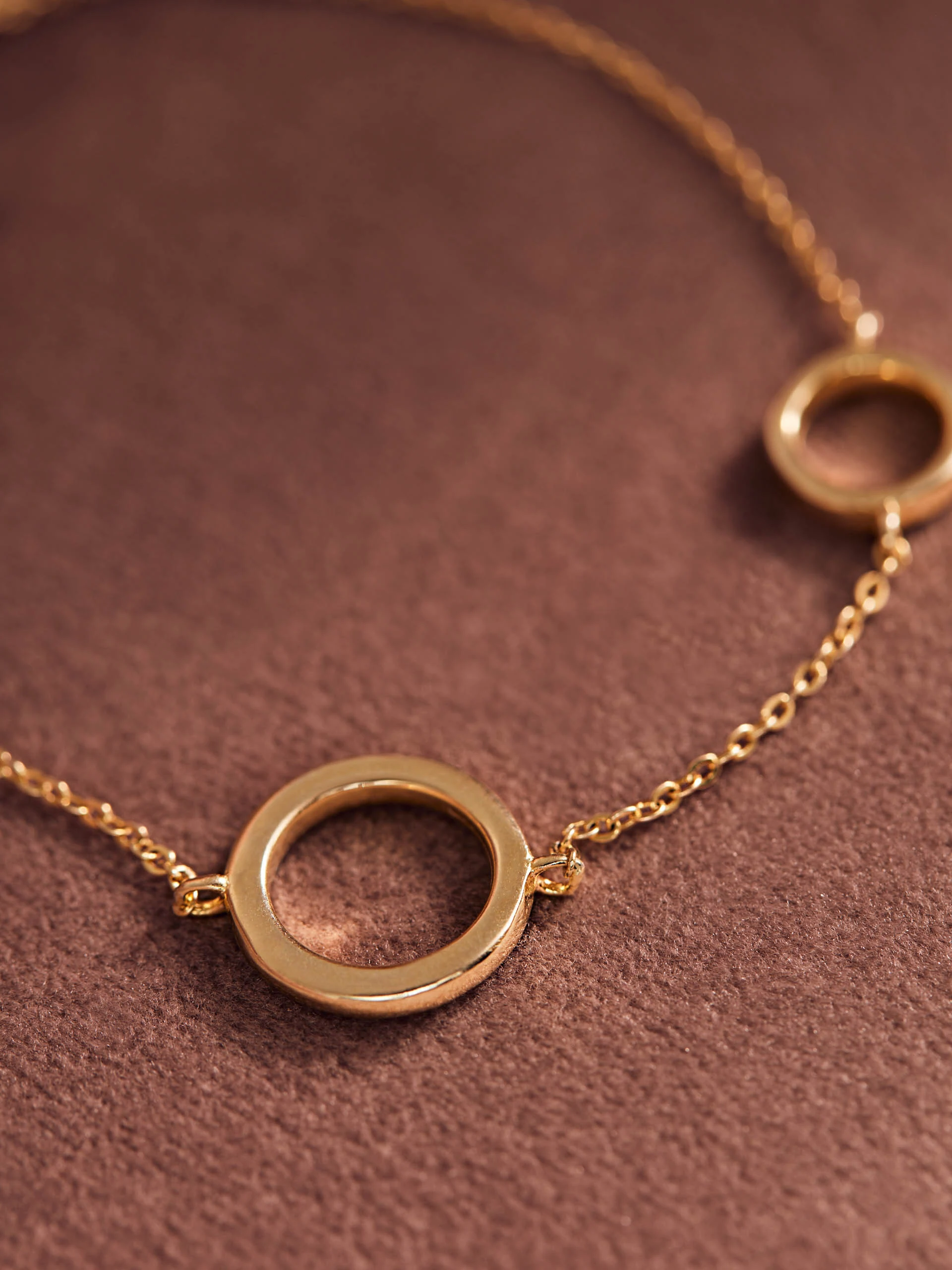 GOLD-PLATED BRACELET WITH PENDANT