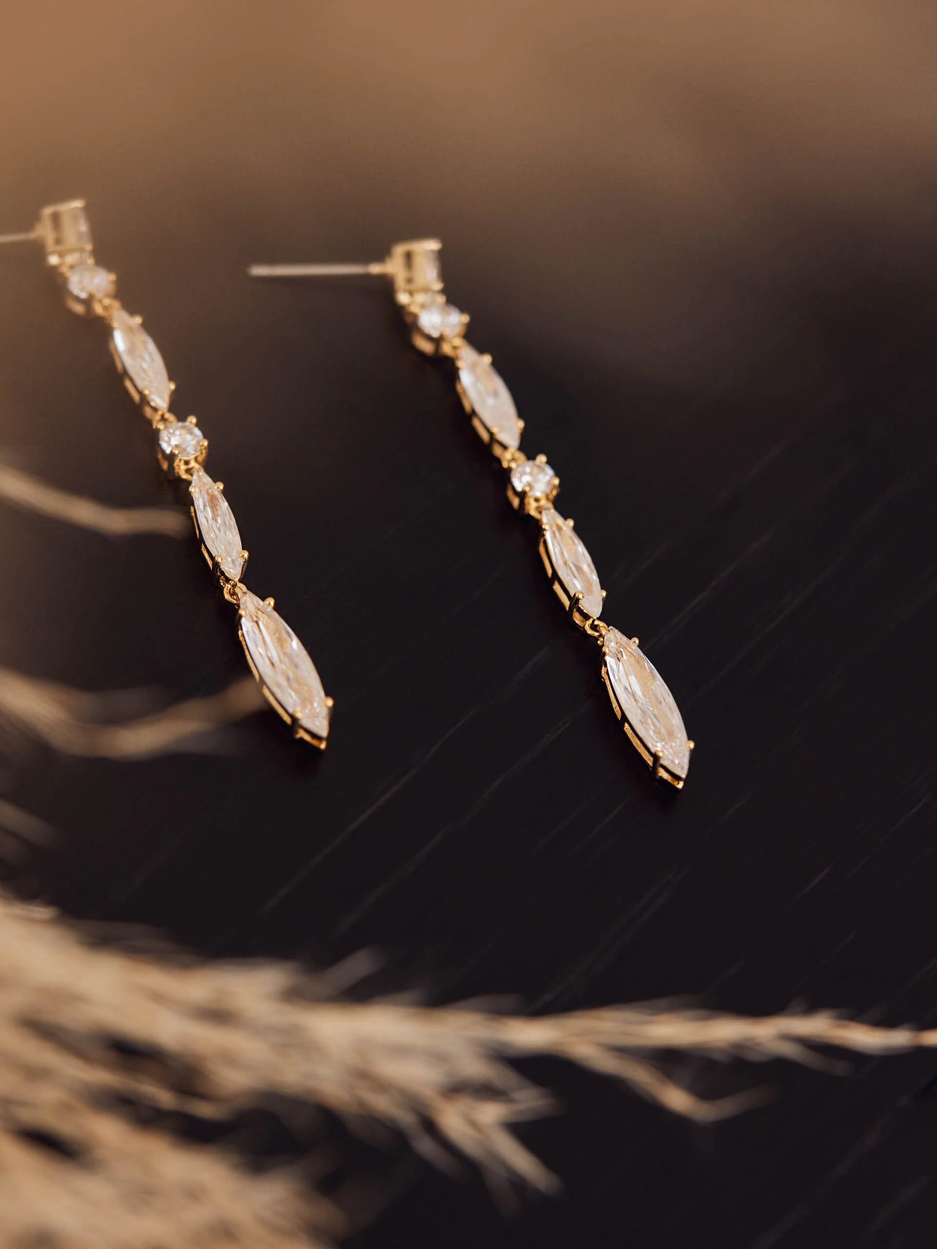 LONG EARRINGS WITH CRYSTALS