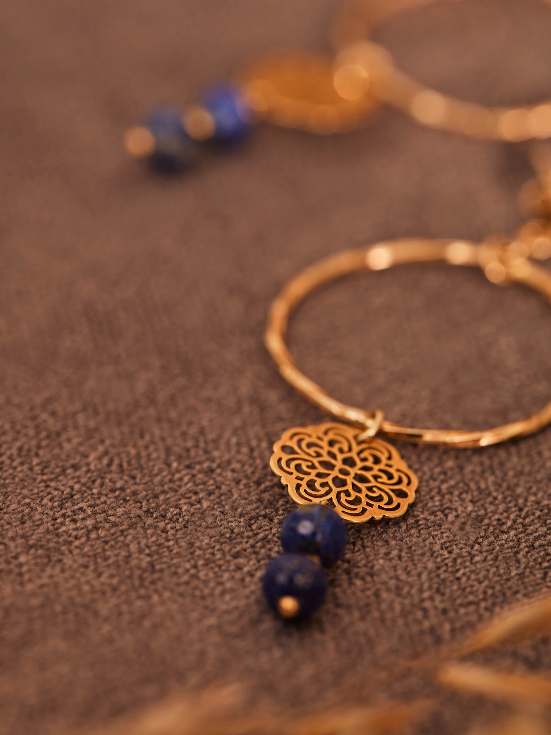 GOLD-PLATED EARRINGS WITH SAPPHIRES