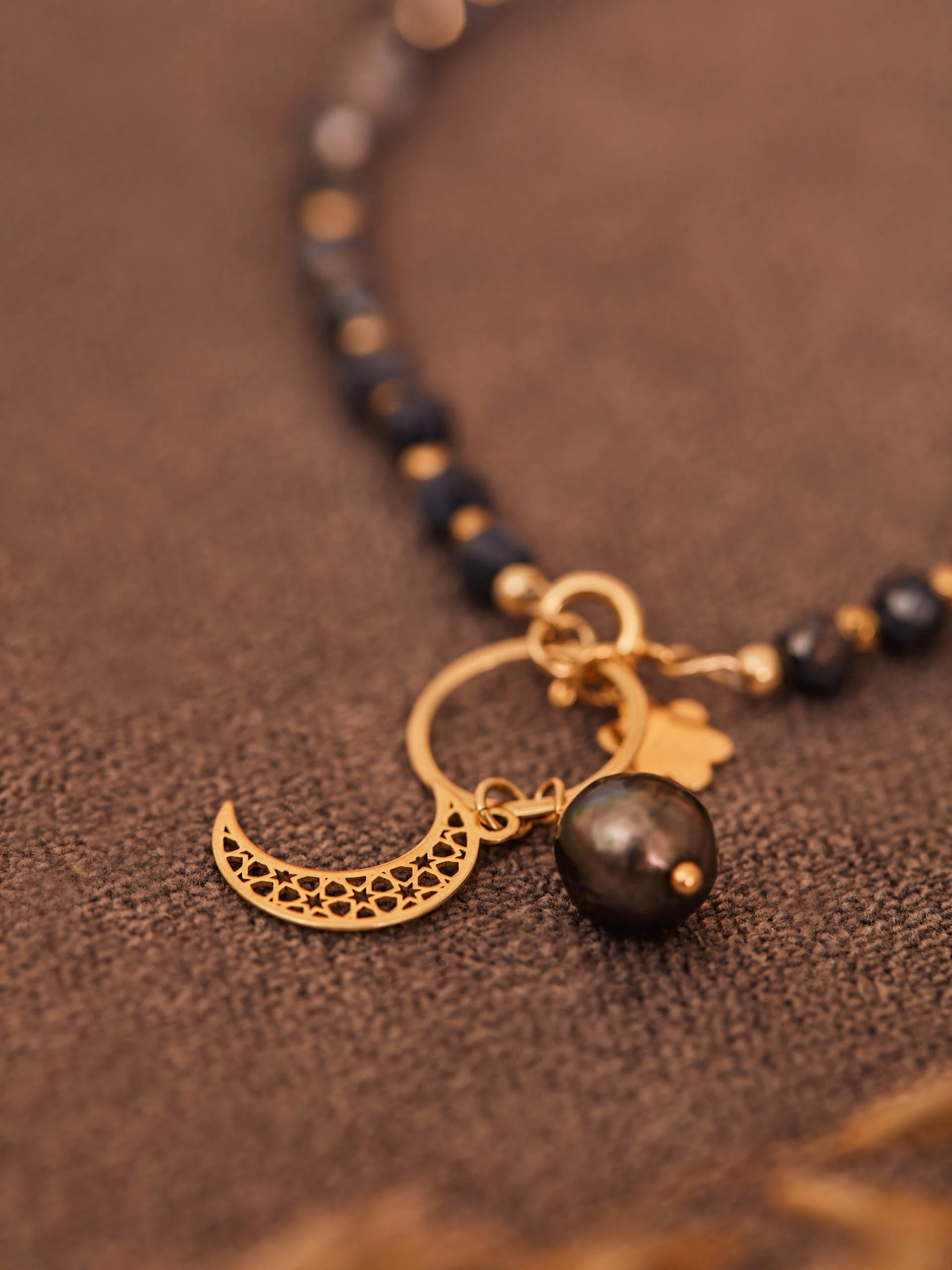 SAPPHIRE NECKLACE WITH MOON