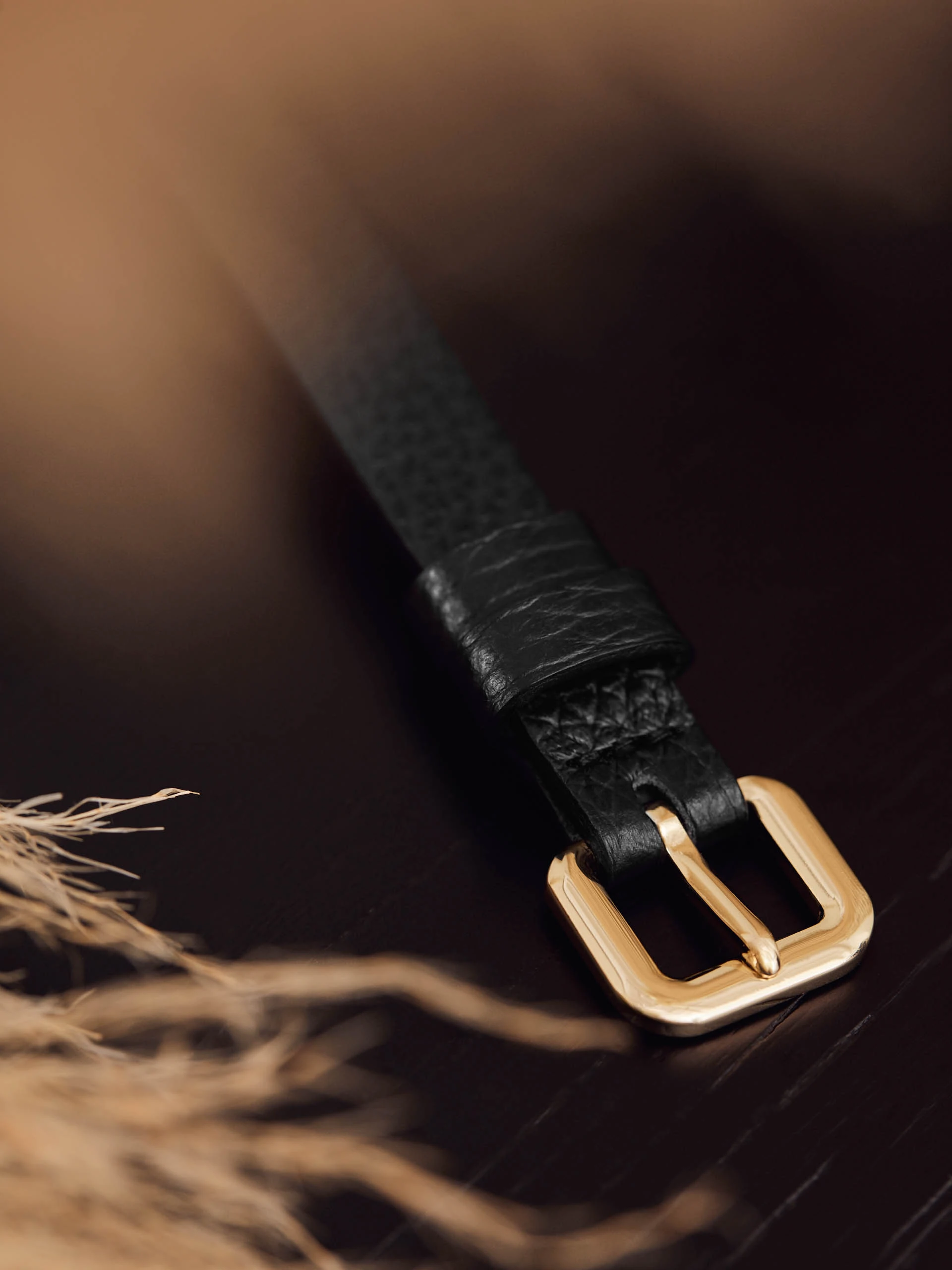 BLACK LEATHER BELT WITH CHAIN