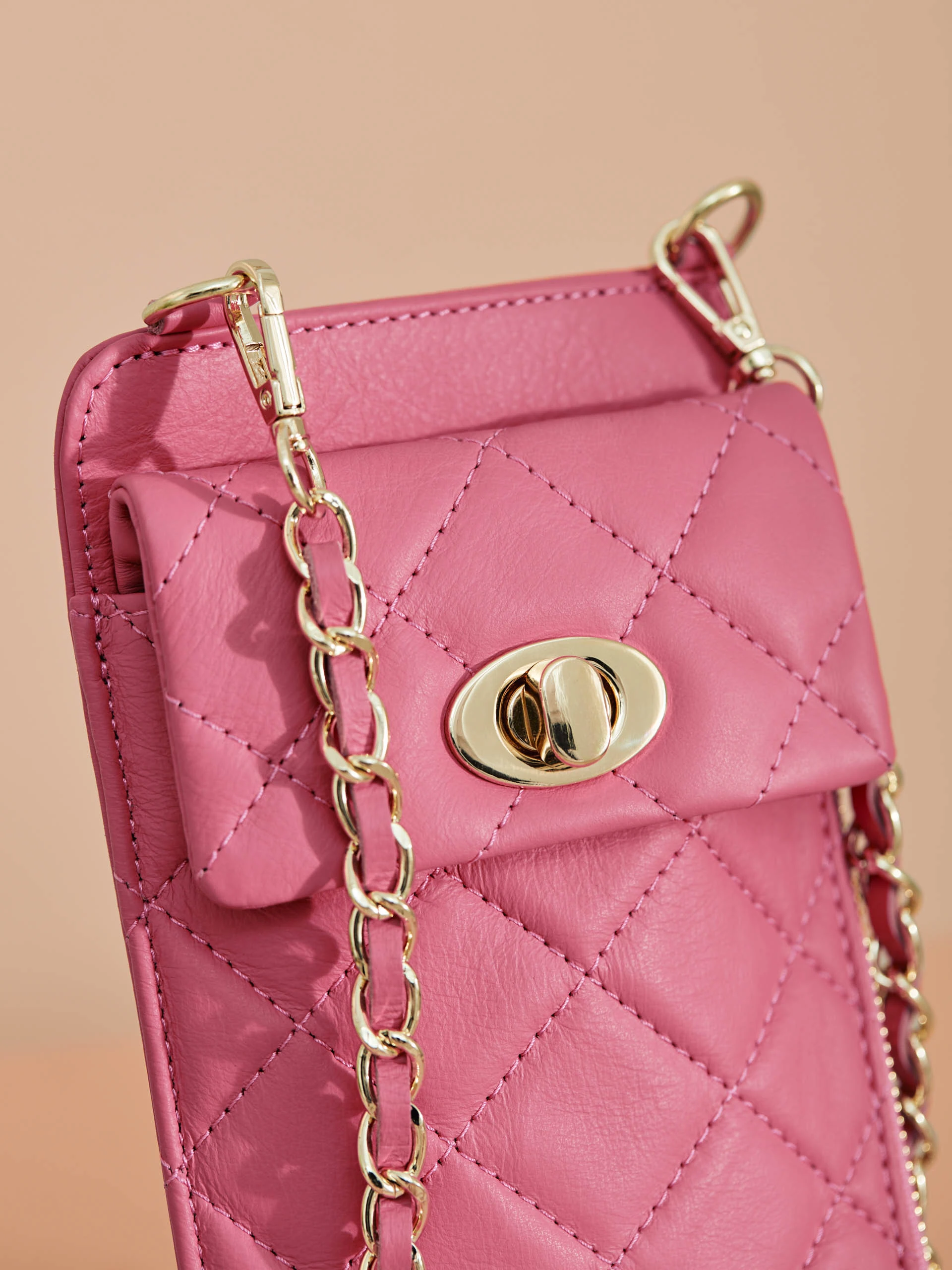 PINK QUILTED CHAIN HANDBAG