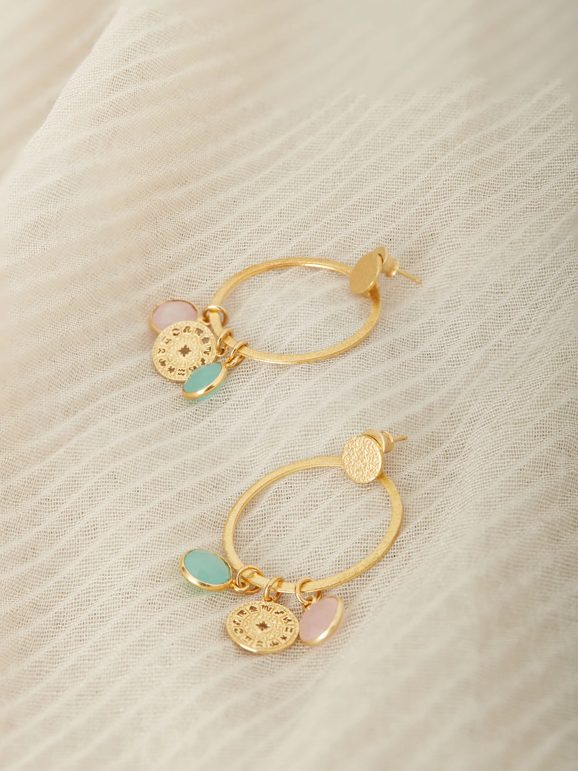 HOOP EARRINGS WITH STONE CHARMS