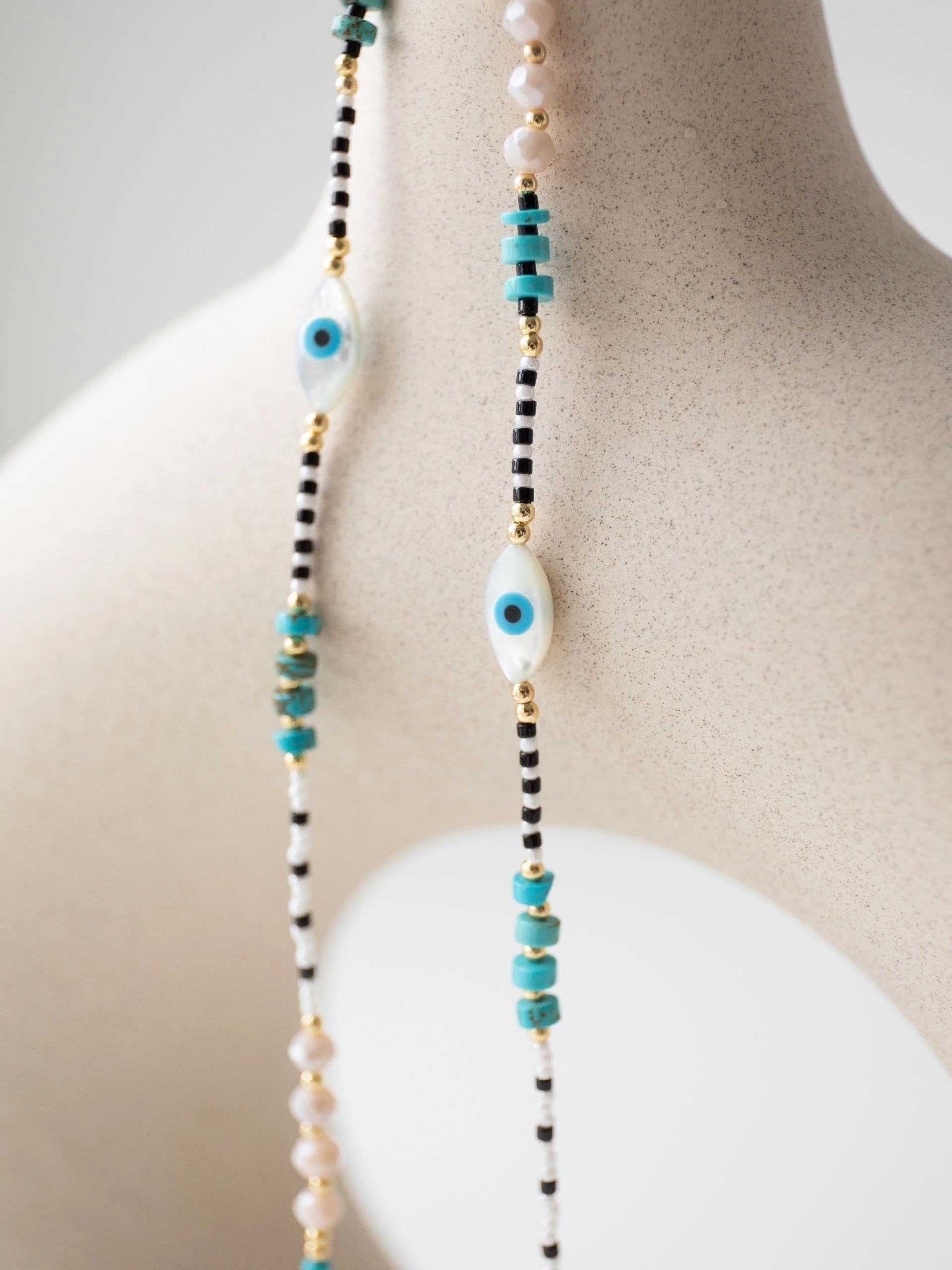 TURQUOISE GLASSES CHAIN