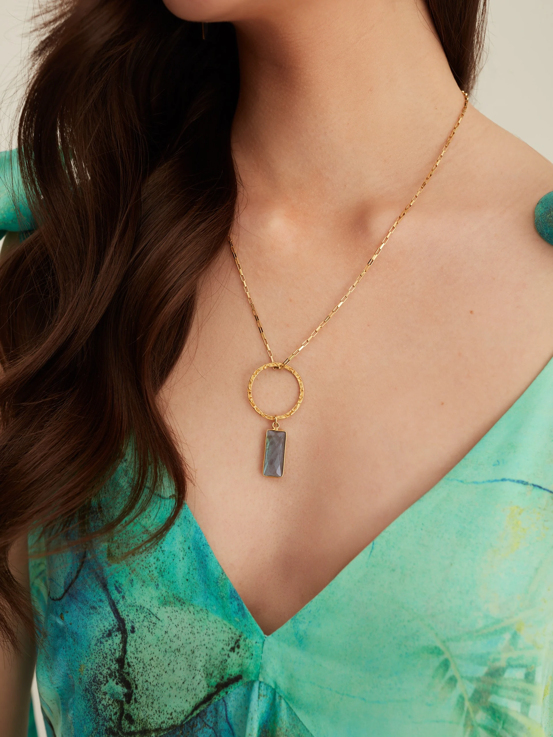 GOLD PLATED NECKLACE WITH LABRADORITE