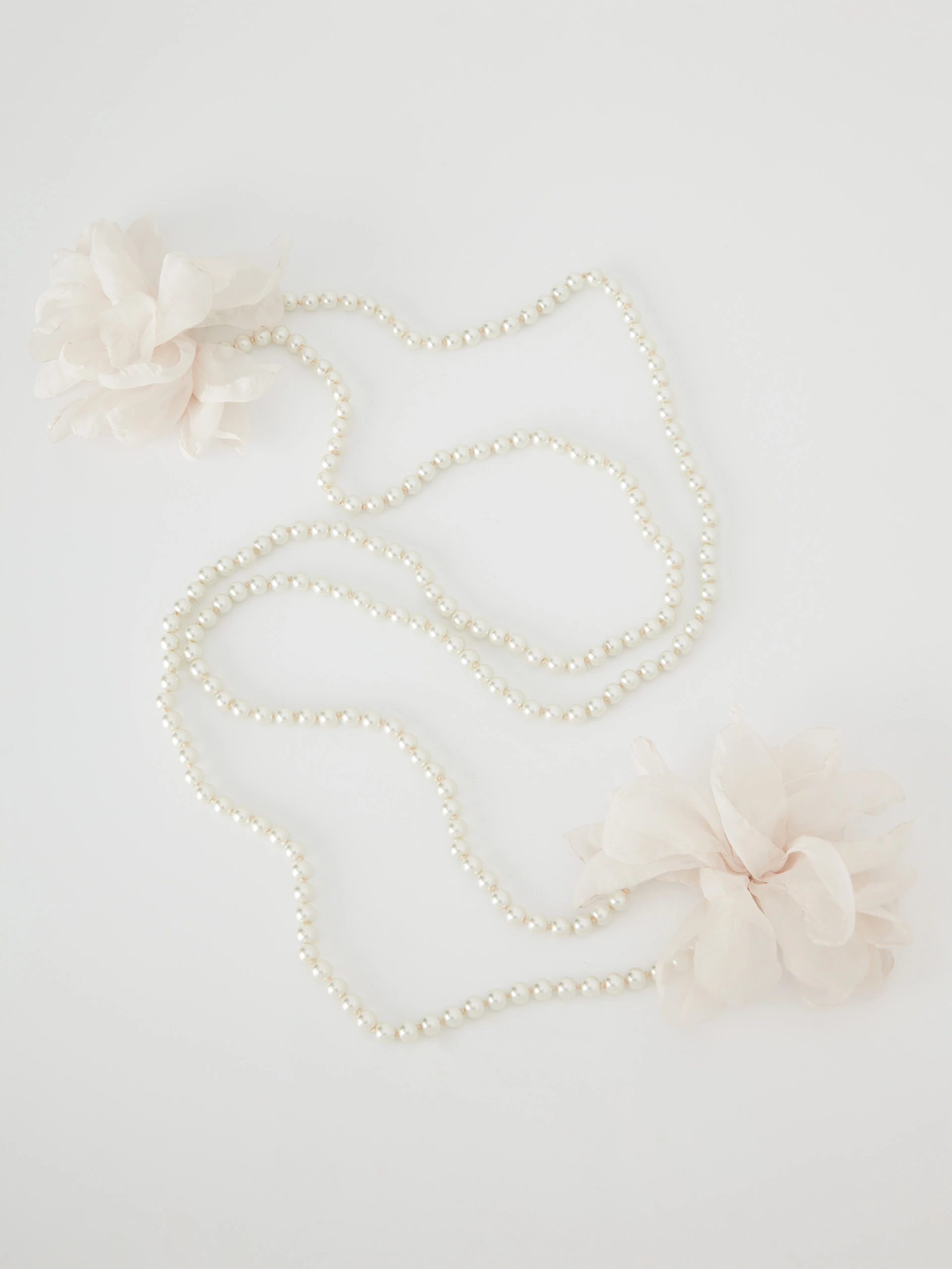 Pearl flower necklace