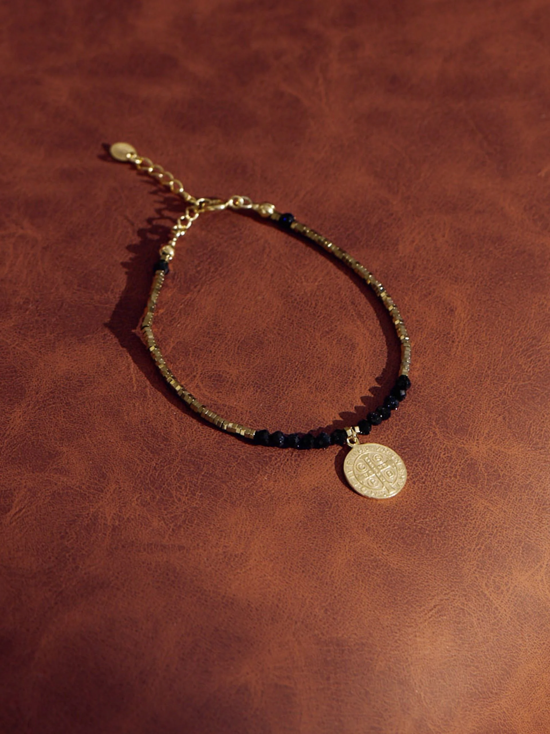 GOLD-PLATED BRACELET WITH NATURAL STONES