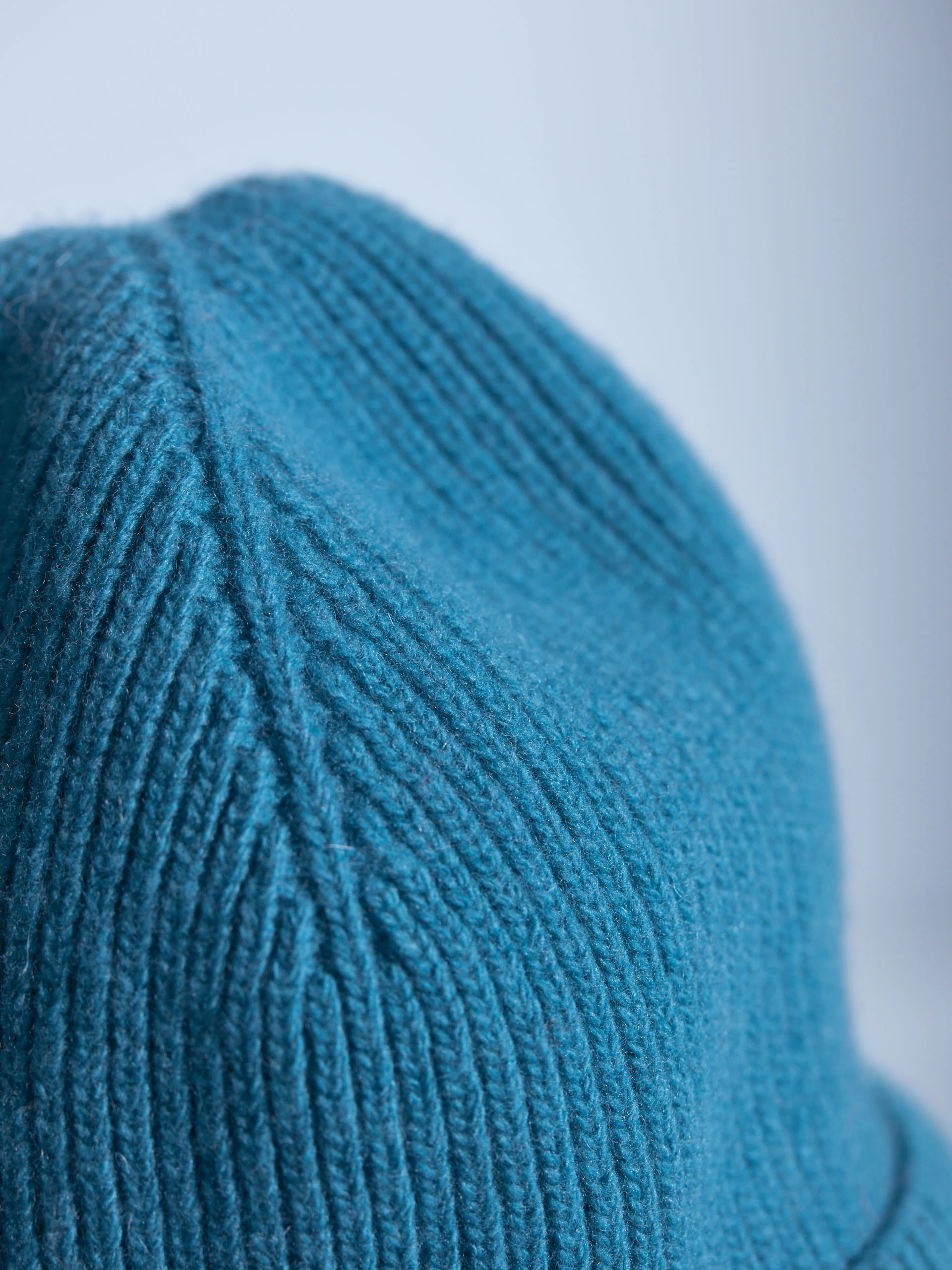 BLUE CAP WITH WOOL AND CASHMERE