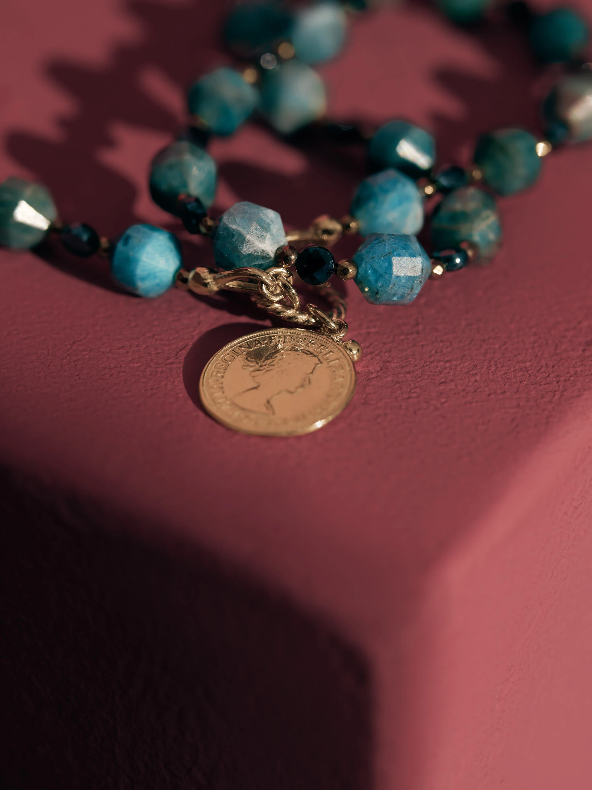 TURQUOISE NECKLACE WITH COIN