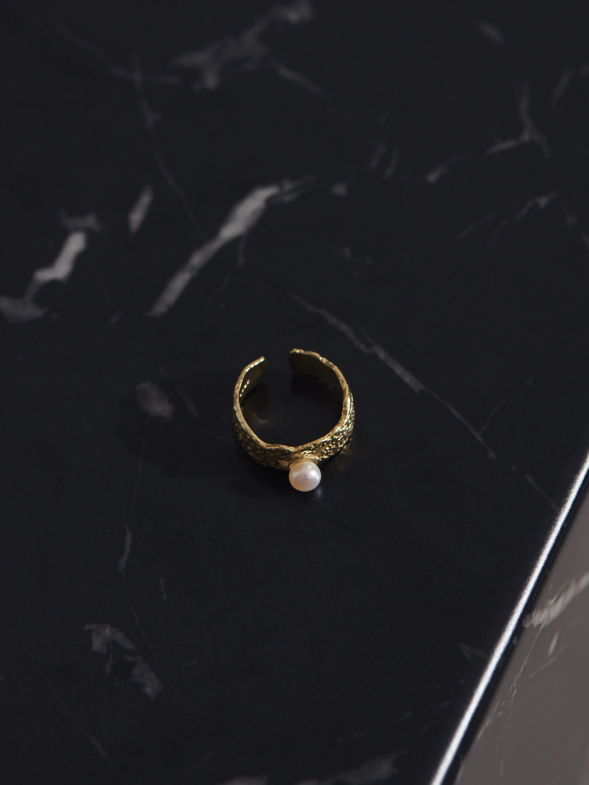 RING WITH PEARL