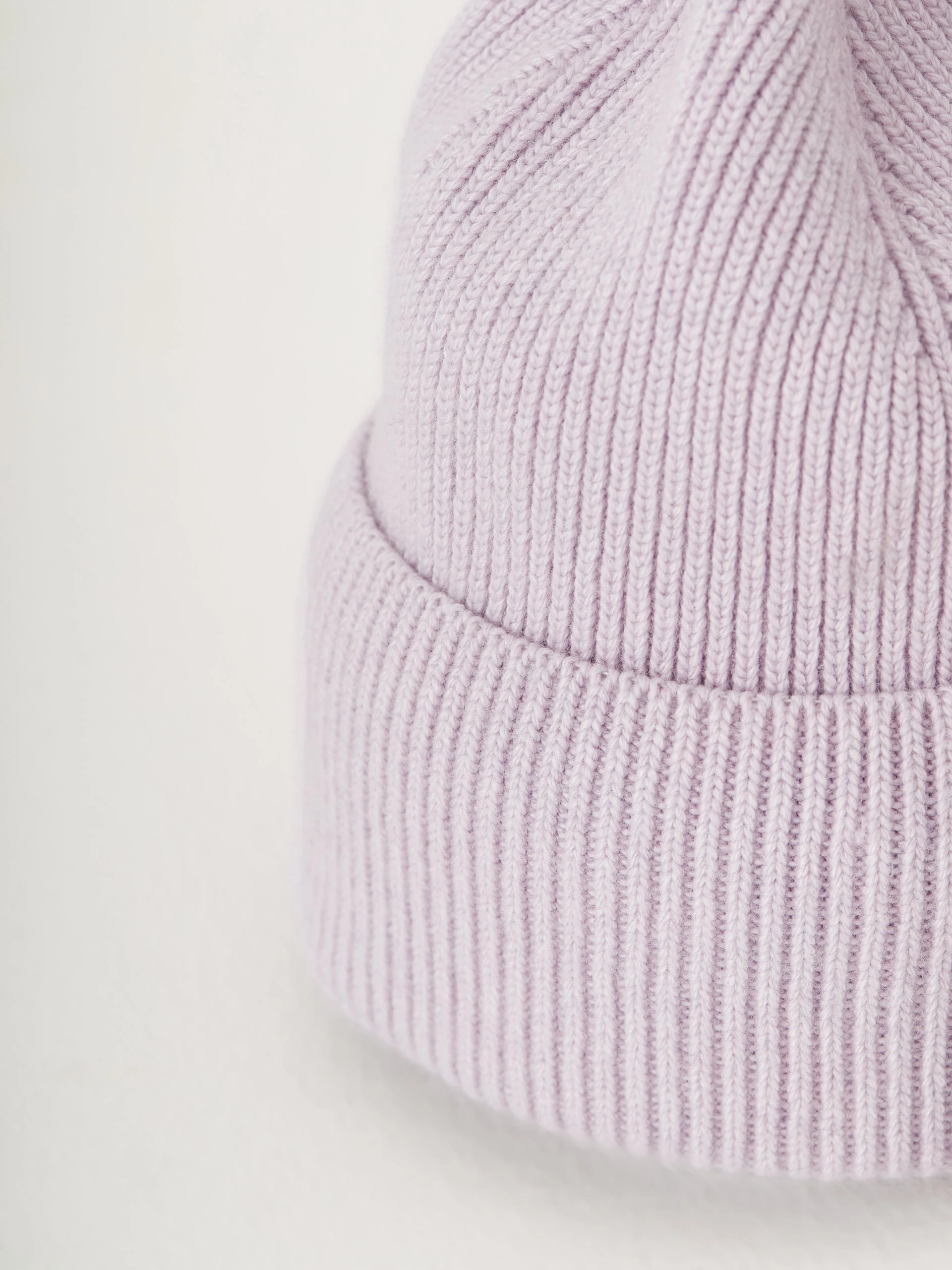 Lilac cashmere wool cap