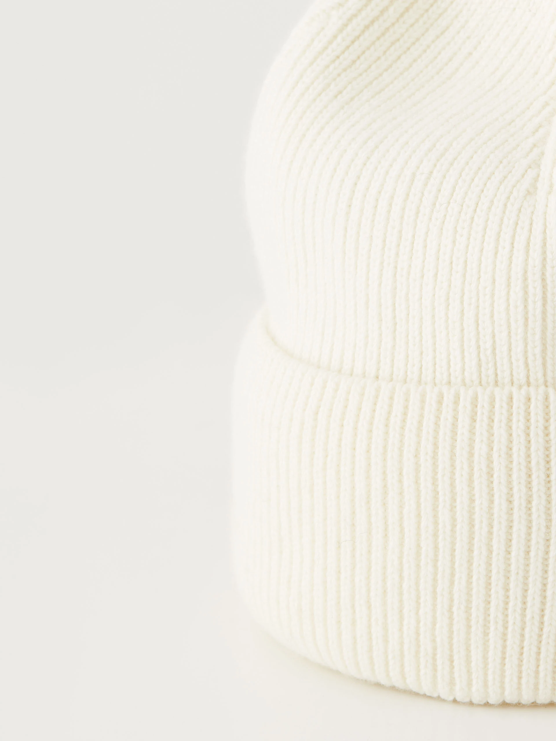 White cap with wool, viscose and cashmere-Taranko