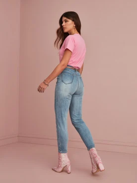 PINK BLOUSE WITH V NECKLINE