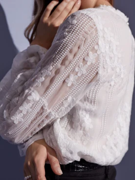 WHITE LACE BLOUSE