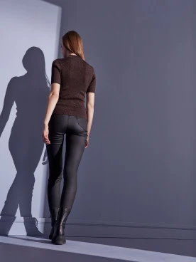 BRĄZOWY SWETER Z KRÓTKIM RĘKAWEM