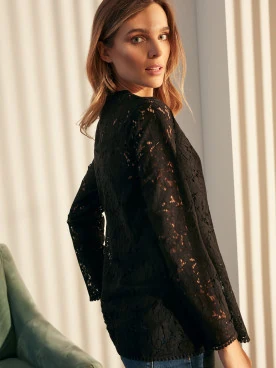 LACE BLOUSE