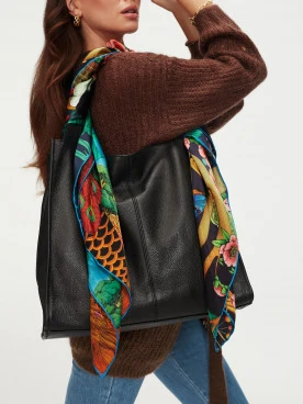 Black shopper bag