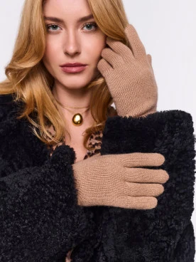 Carmel-colored cashmere gloves