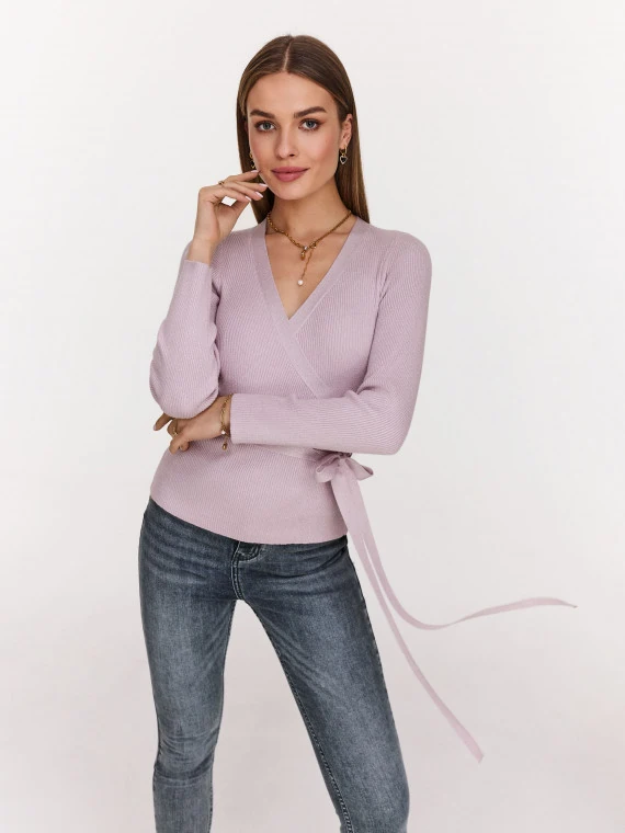 Light pink sweater with shimmering threads