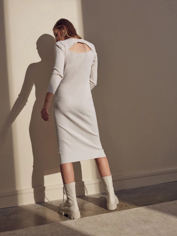 KNITTED DRESS WITH BACK NECKLINE