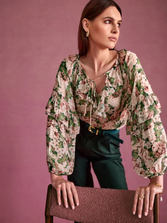 Elegant viscose floral blouse