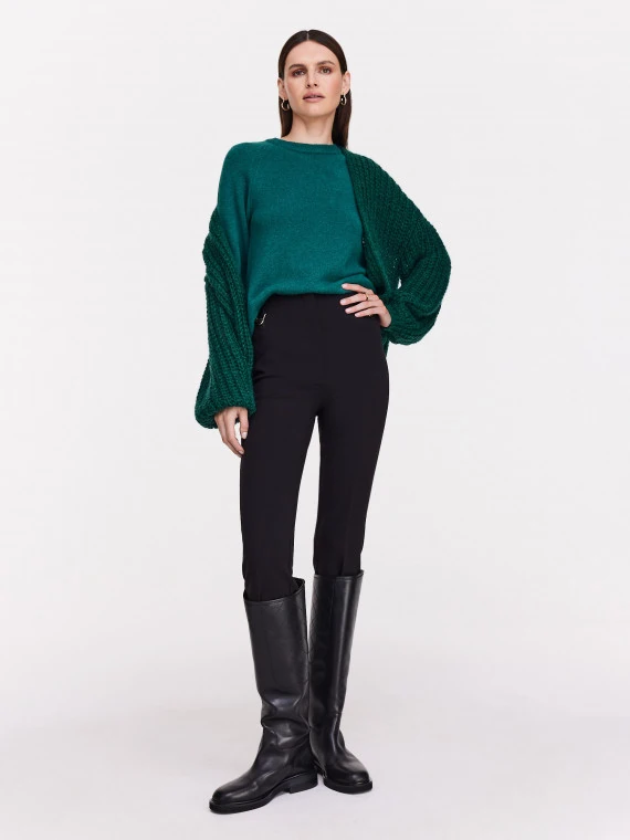 Green jumper with wide sleeves