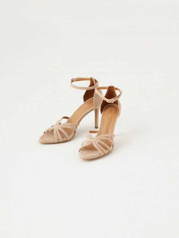 Suede sandals in antique pink color