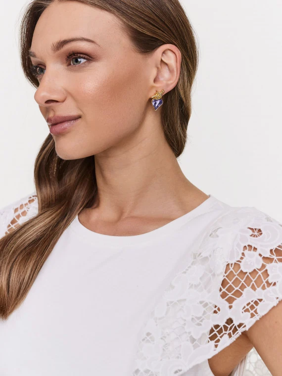 Heart-shaped earrings with zircons