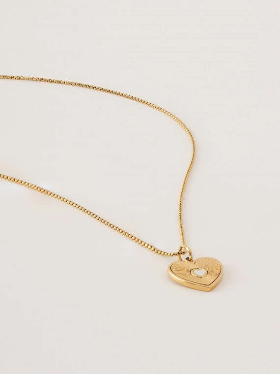 Naszyjnik z zawieszką w kształcie serca z masą perłową
