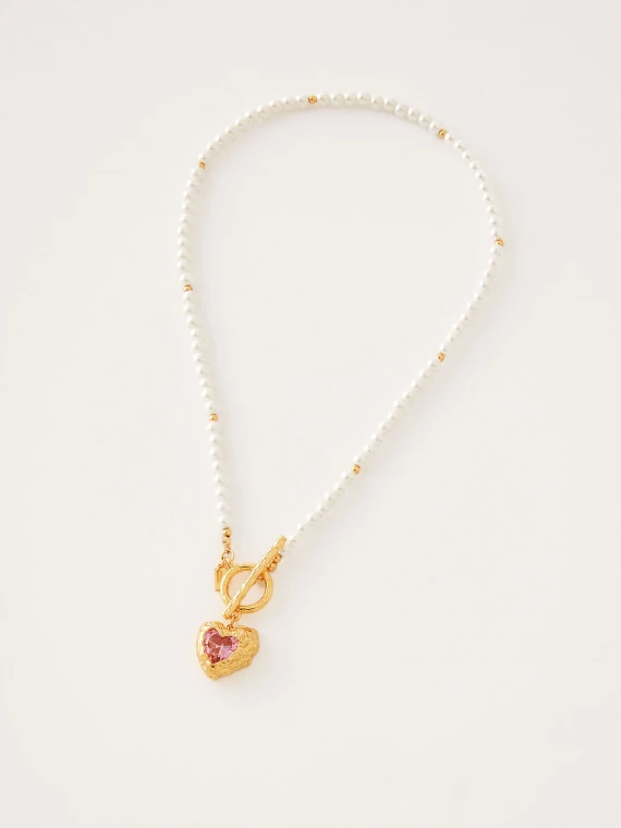 Naszyjnik z perłami i zawieszką w kształcie serca